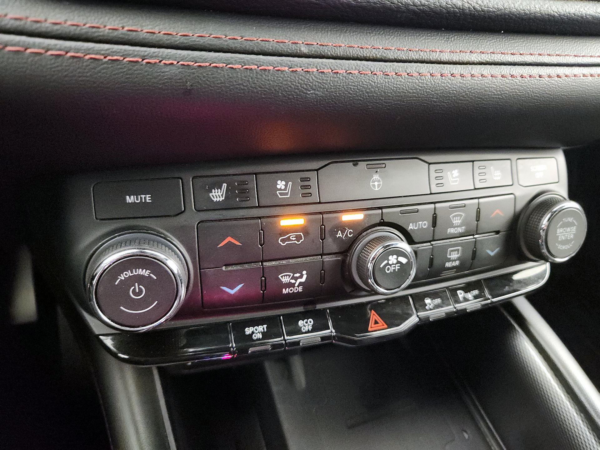 Thumbnail: 2022 Dodge Durango - 16