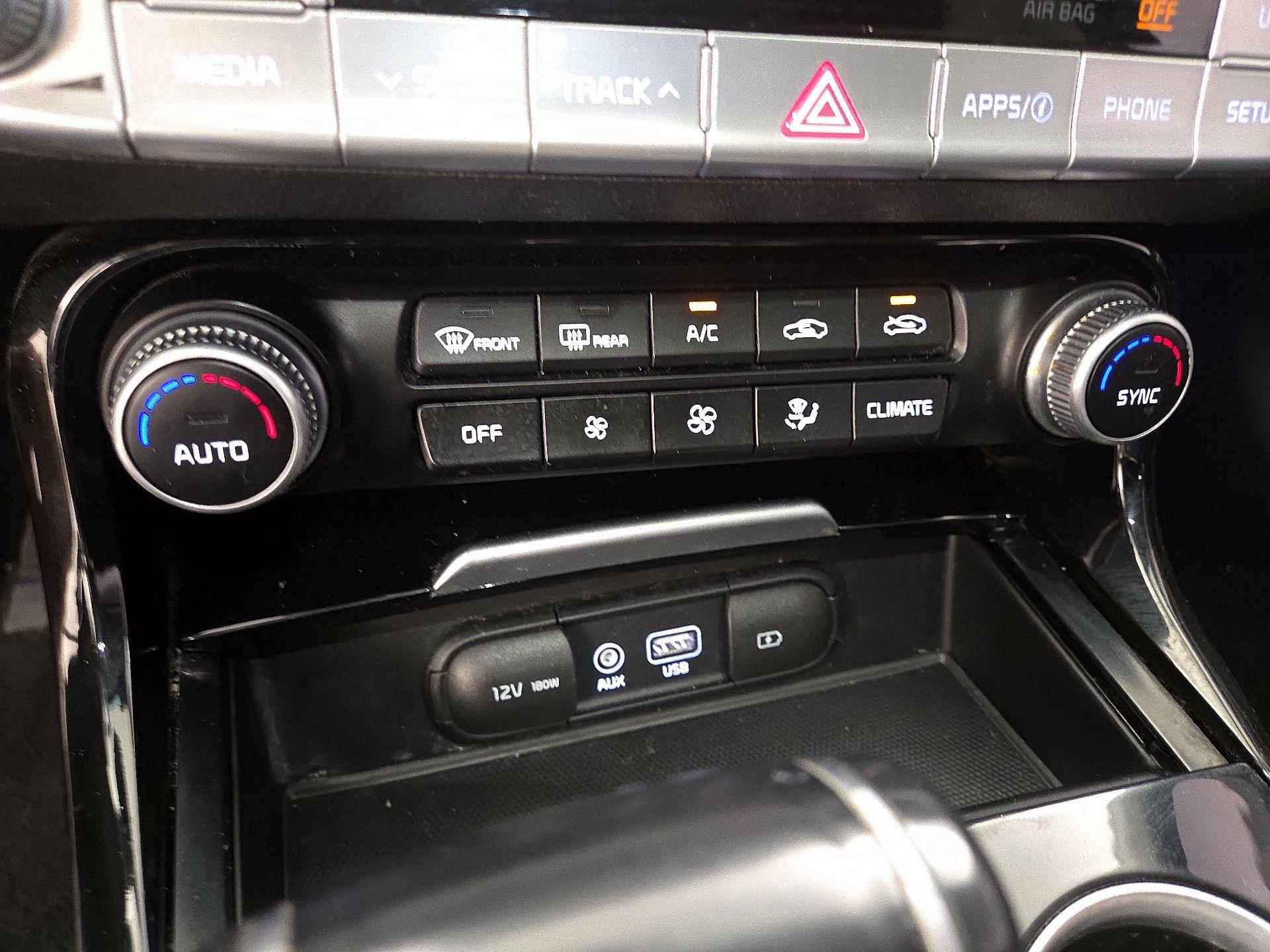 Thumbnail: 2019 Kia Stinger - 16