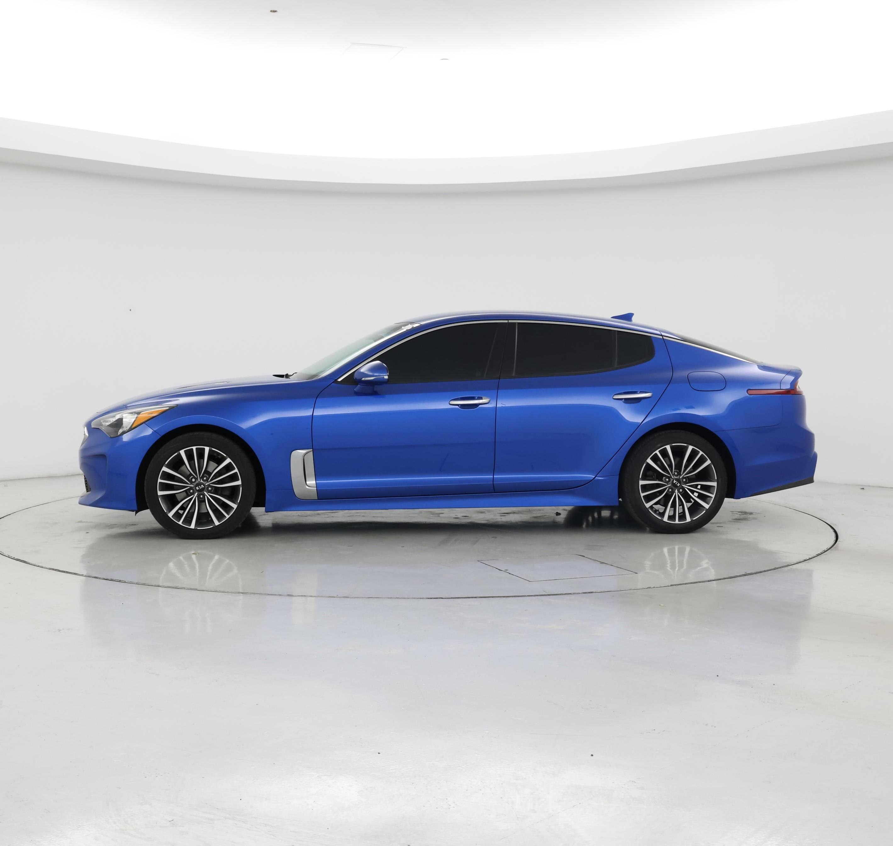 Thumbnail: 2019 Kia Stinger - 3