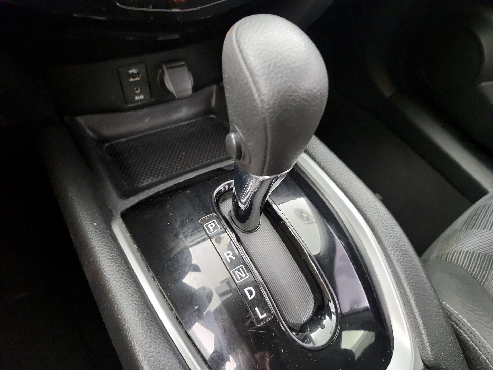 Thumbnail: 2016 Nissan Rogue - 17