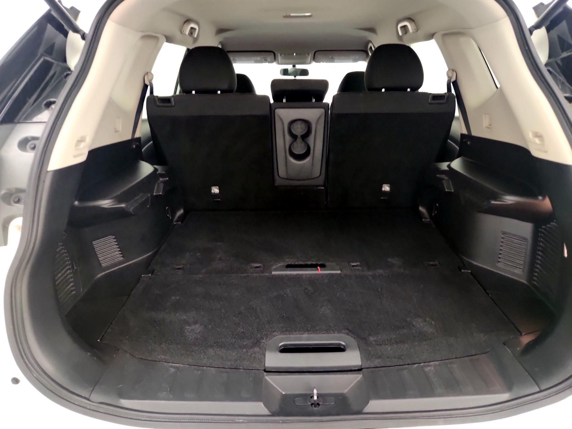 Thumbnail: 2016 Nissan Rogue - 20