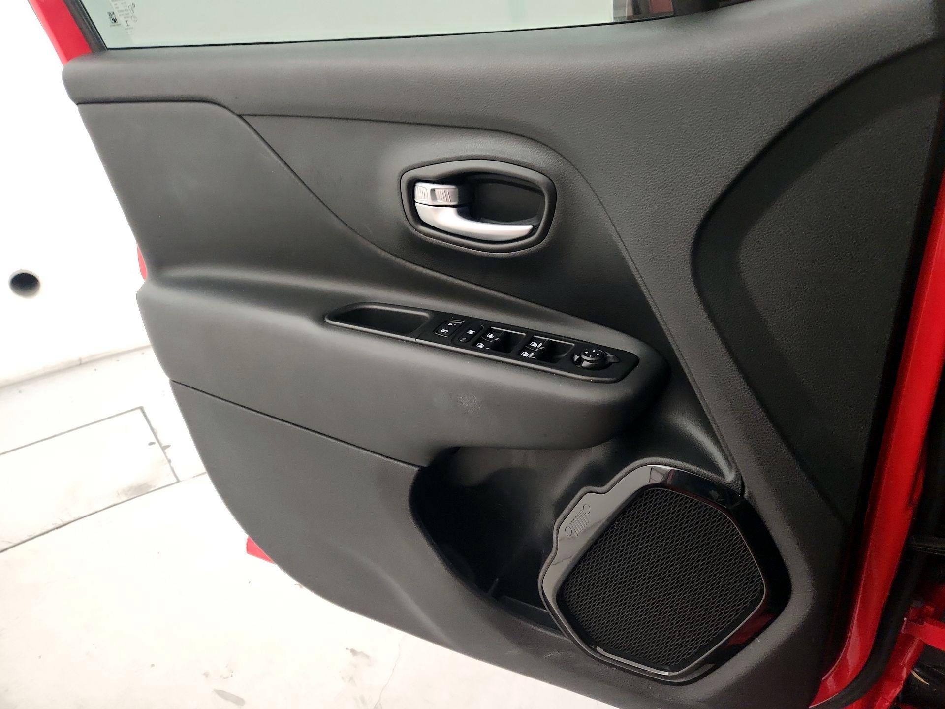 Thumbnail: 2020 Jeep Renegade - 12