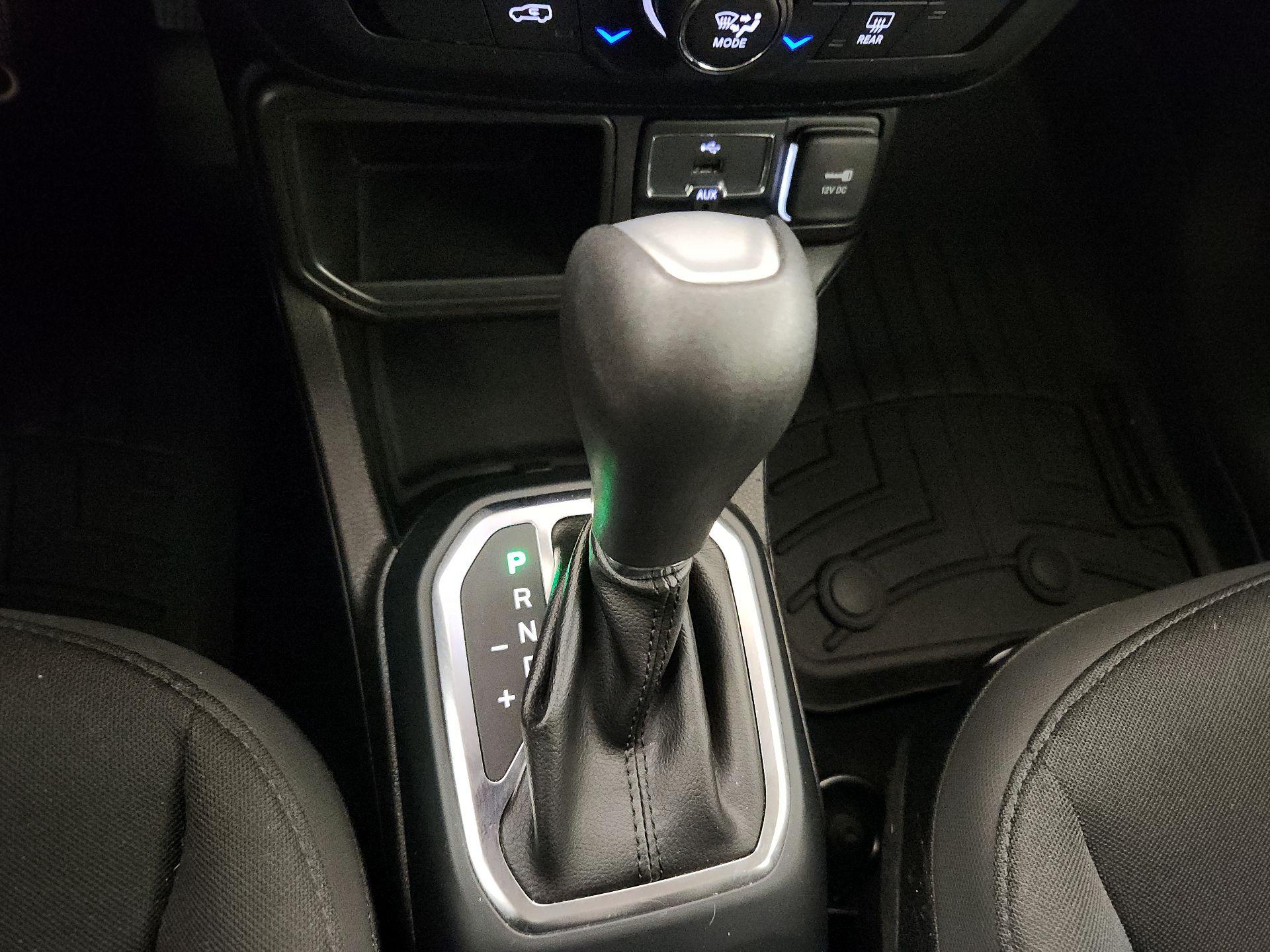 Thumbnail: 2020 Jeep Renegade - 17