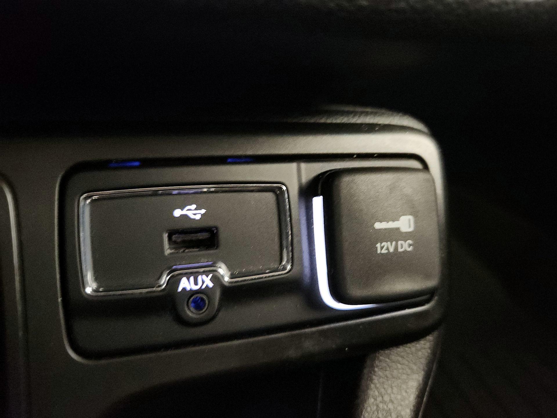 Thumbnail: 2020 Jeep Renegade - 18