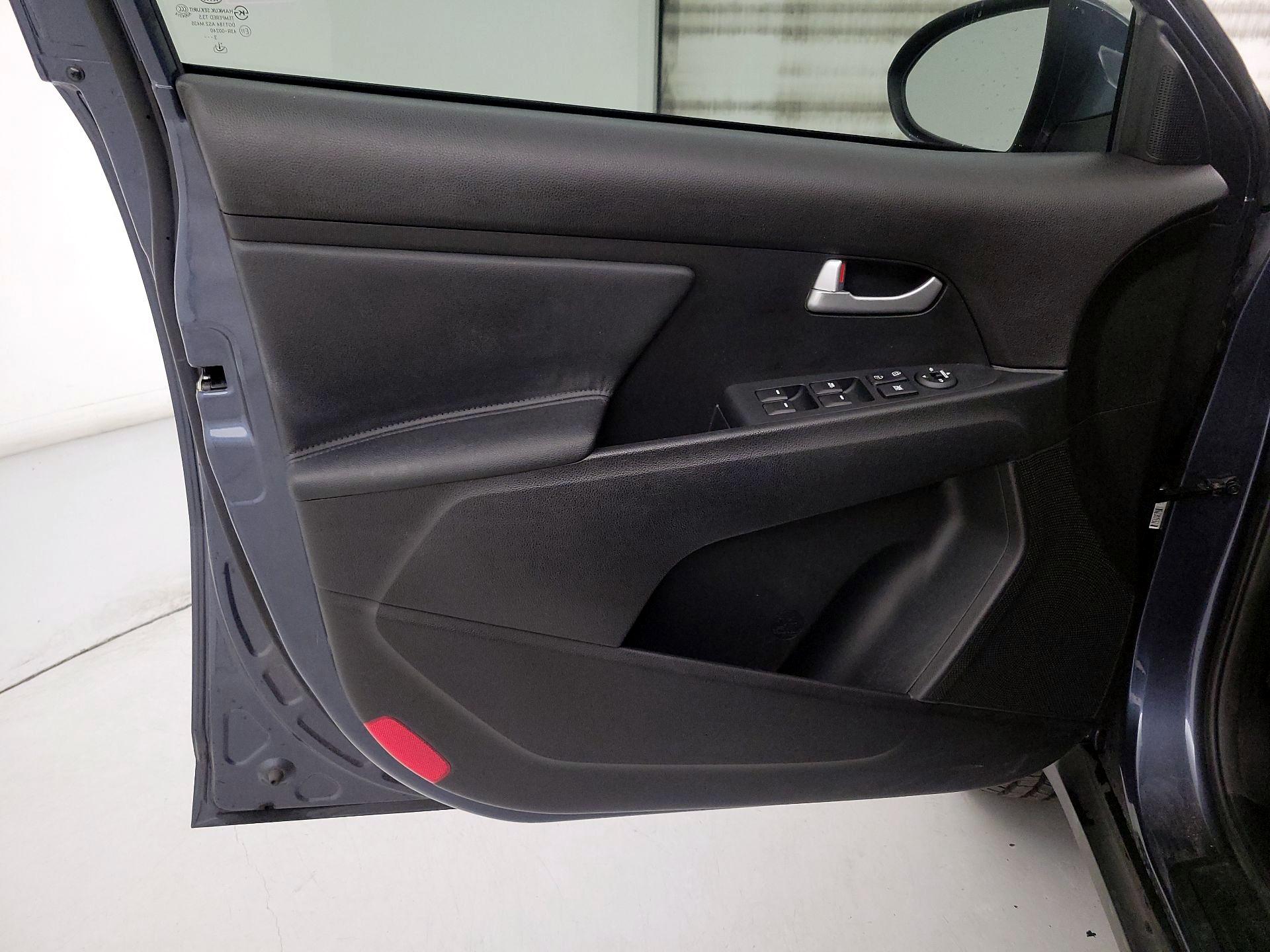 Thumbnail: 2014 Kia Sportage - 12