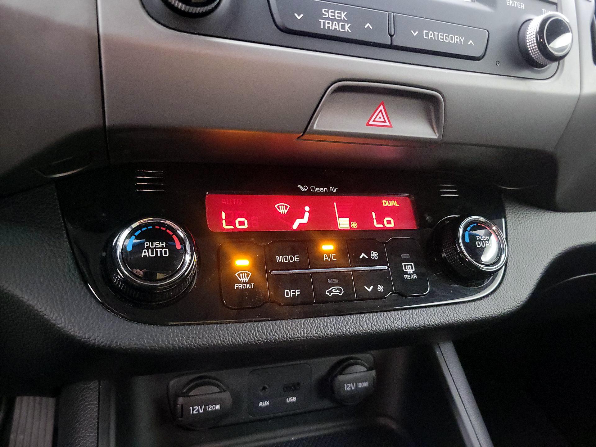 Thumbnail: 2014 Kia Sportage - 16