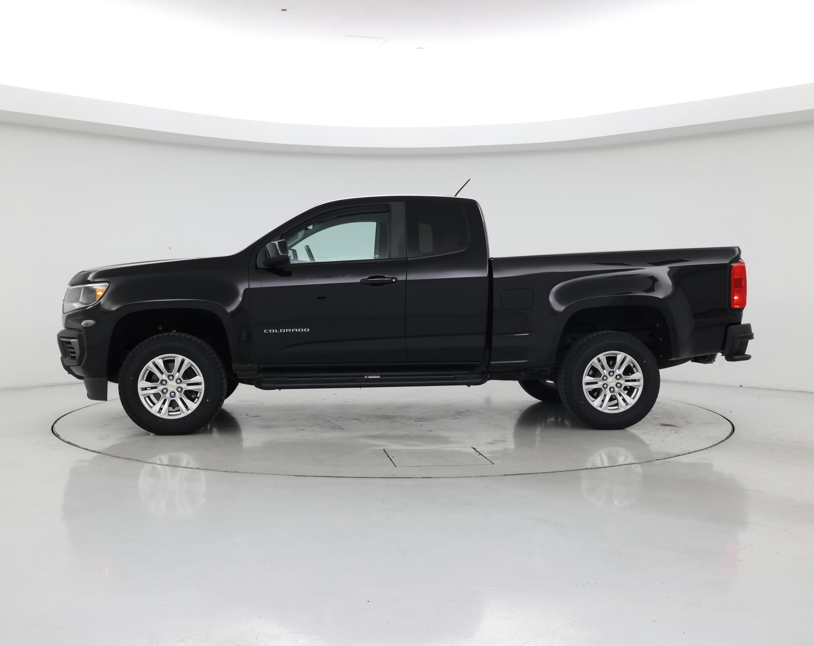 Thumbnail: 2021 Chevrolet Colorado - 3