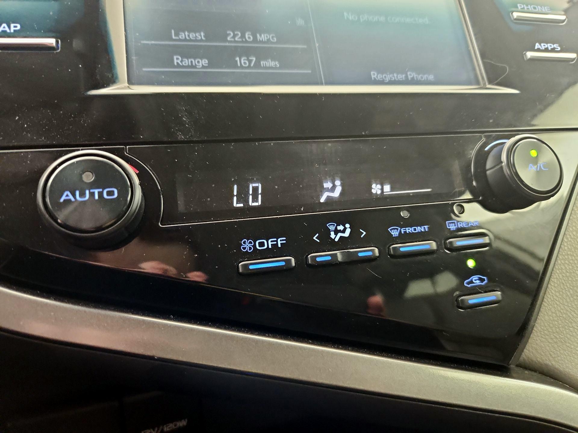 Thumbnail: 2019 Toyota Camry - 16