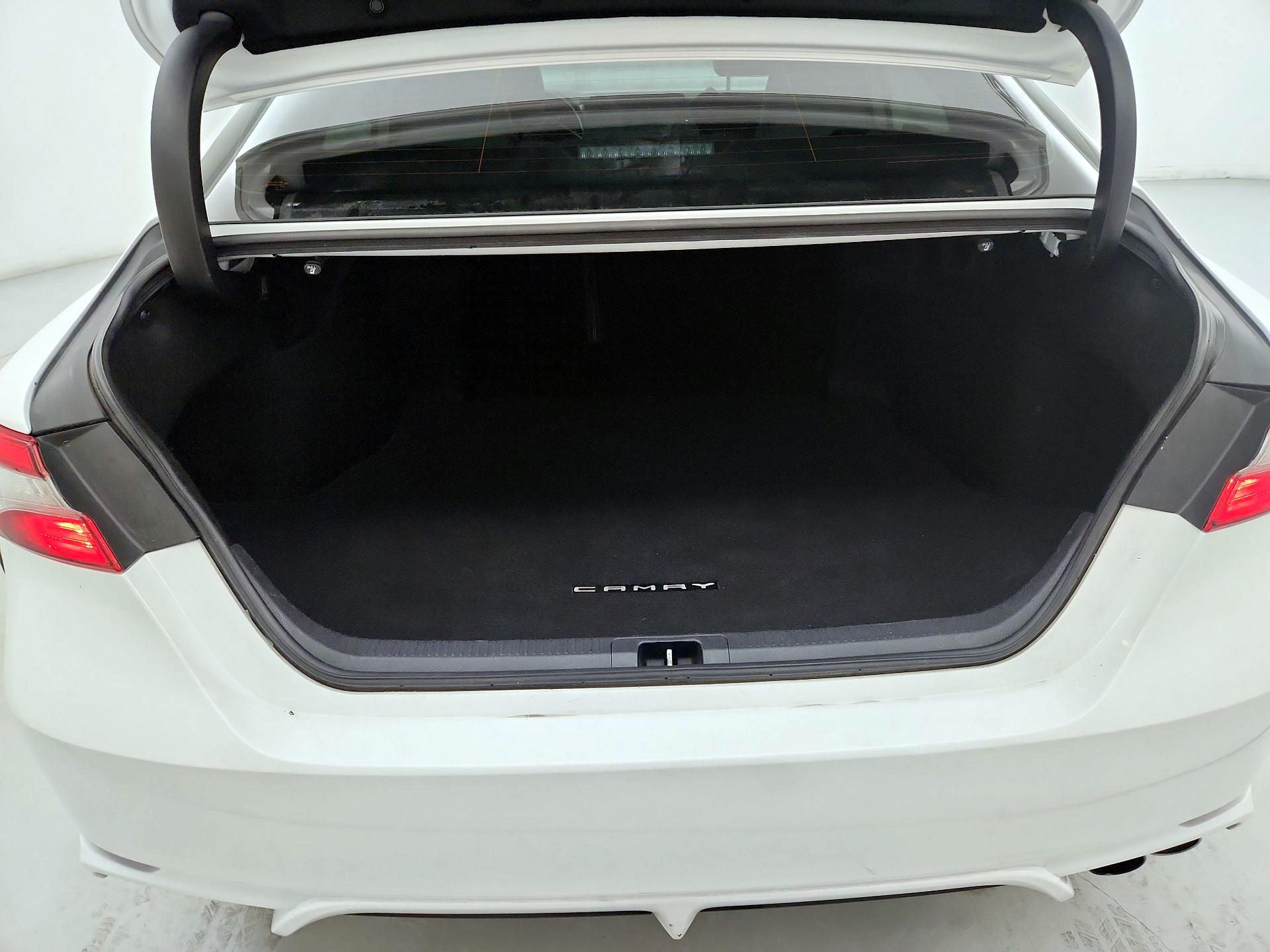 Thumbnail: 2019 Toyota Camry - 20