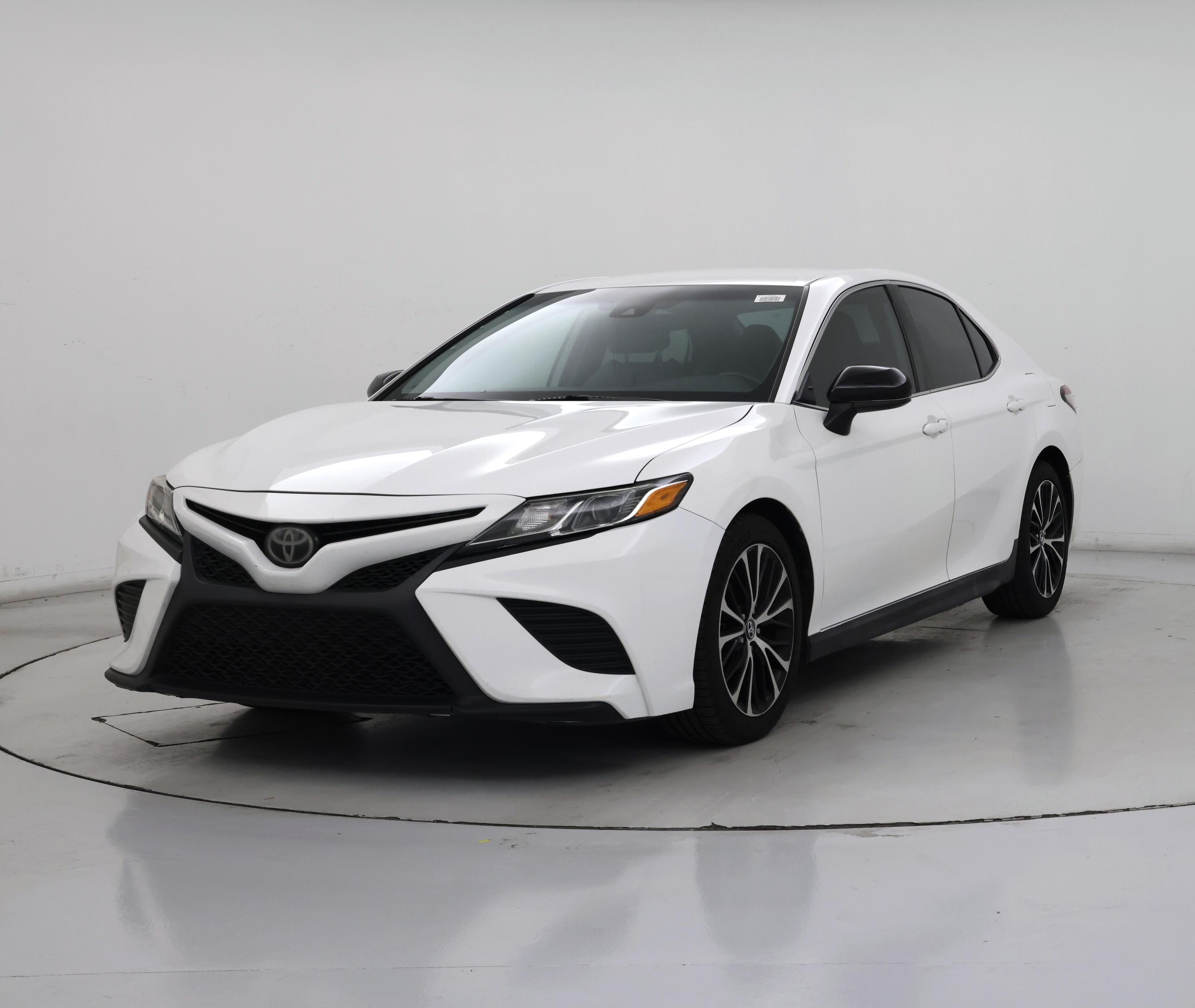 Thumbnail: 2019 Toyota Camry - 4