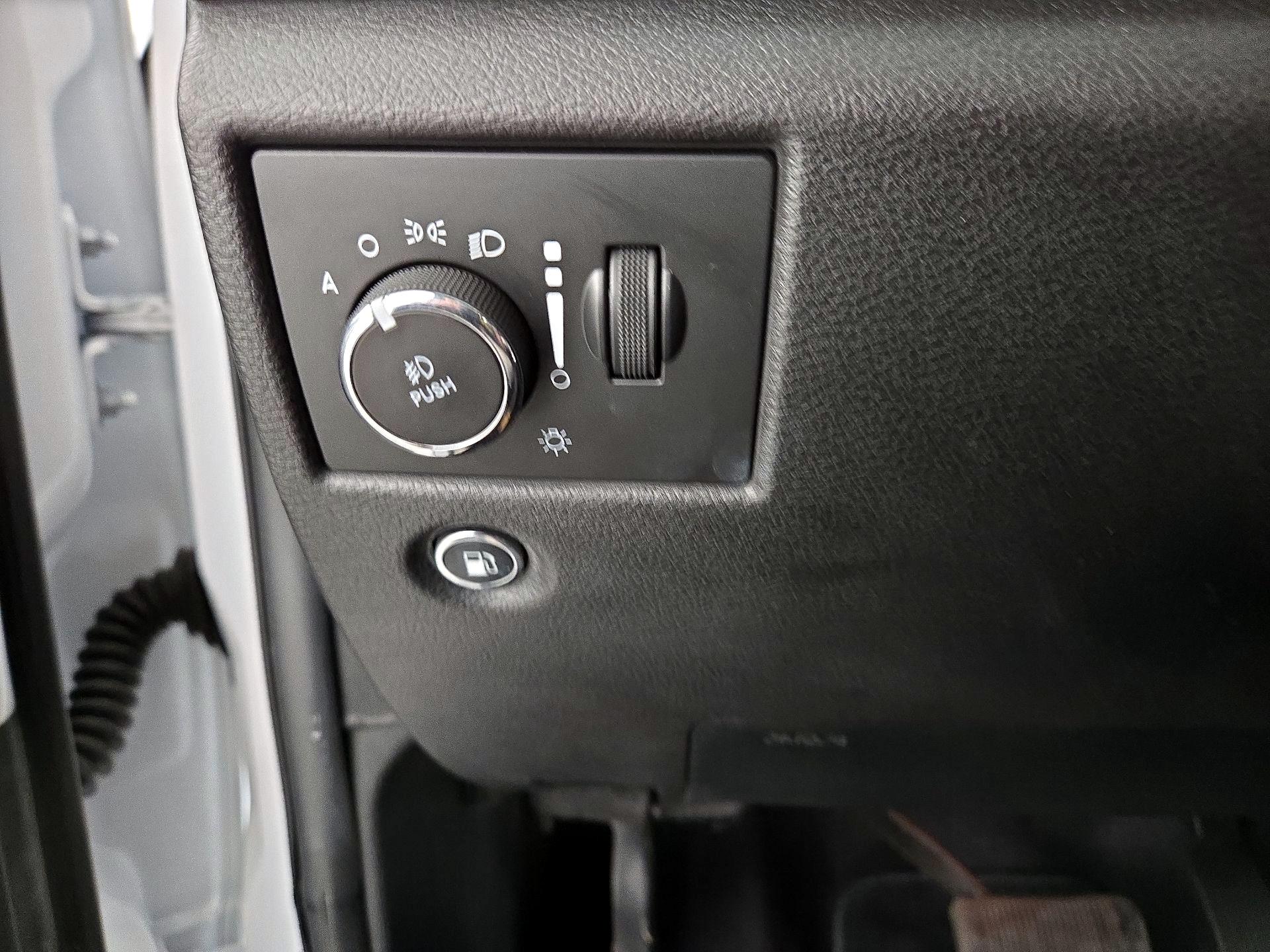 Thumbnail: 2018 Jeep Grand Cherokee - 13