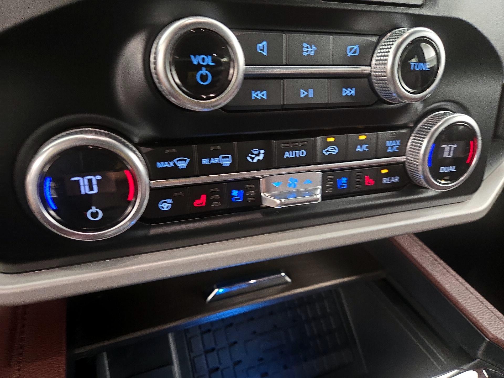 Thumbnail: 2024 Ford Expedition MAX - 17