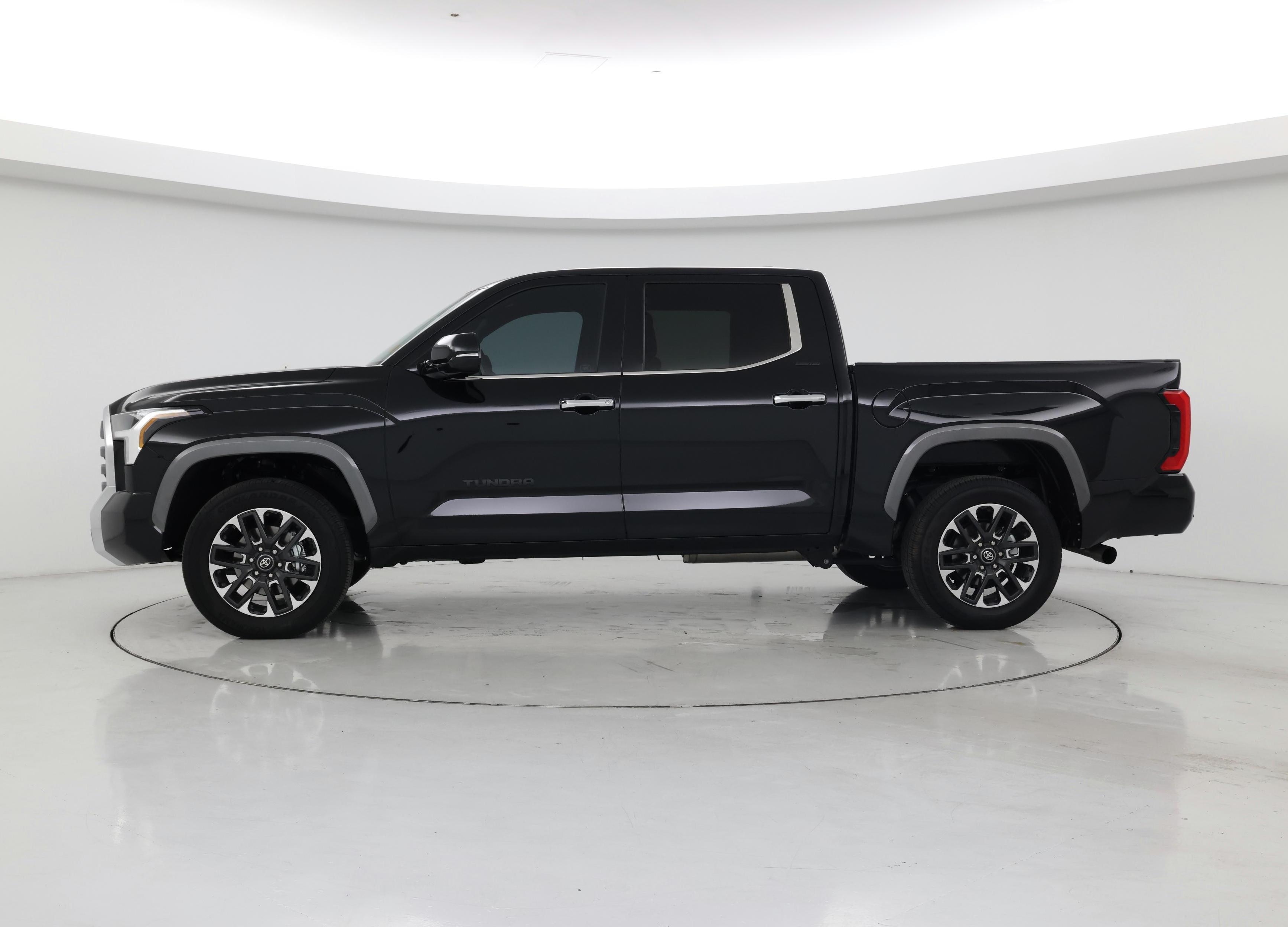 Thumbnail: 2025 Toyota Tundra - 3