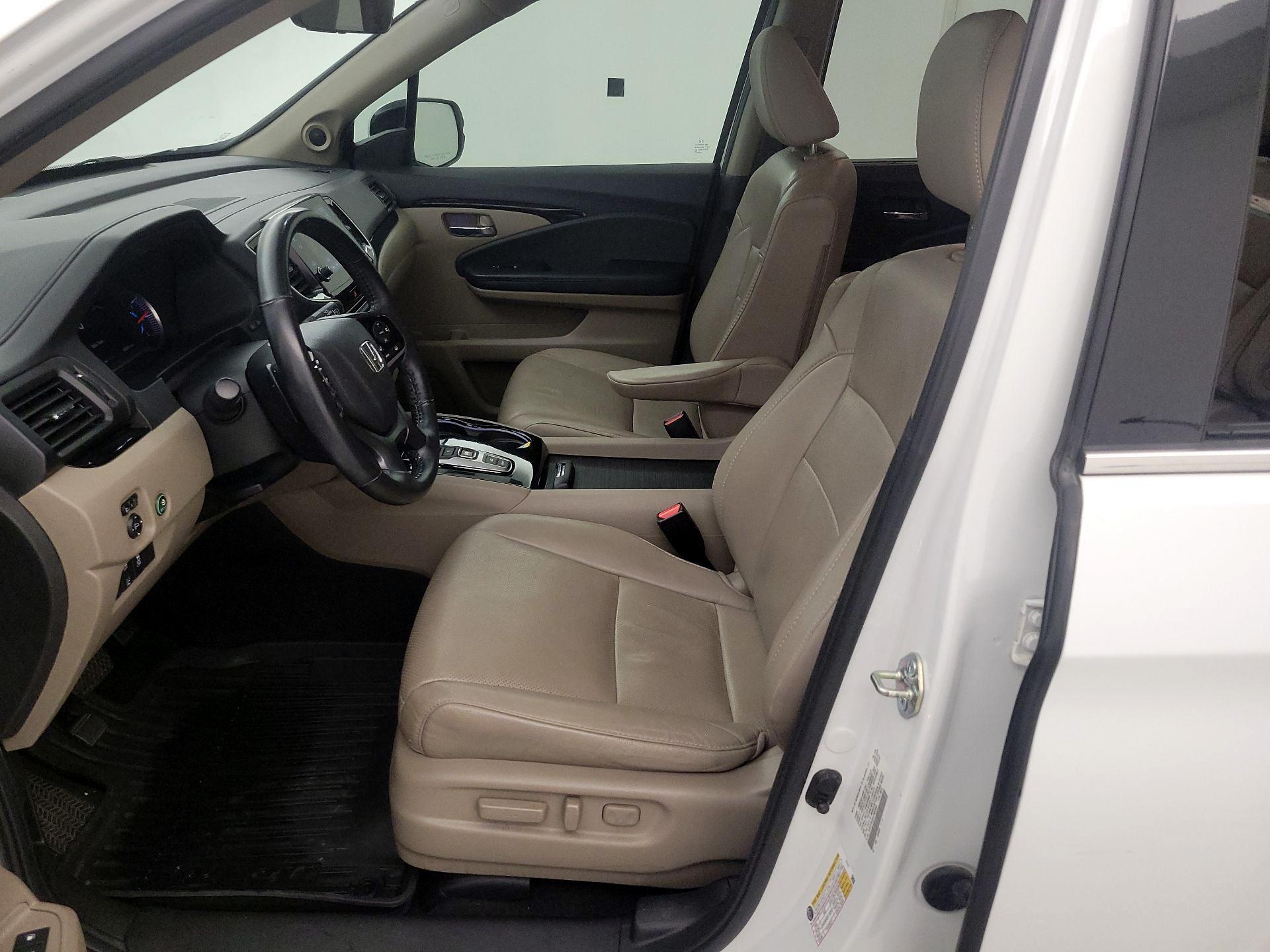 Thumbnail: 2020 Honda Pilot - 11