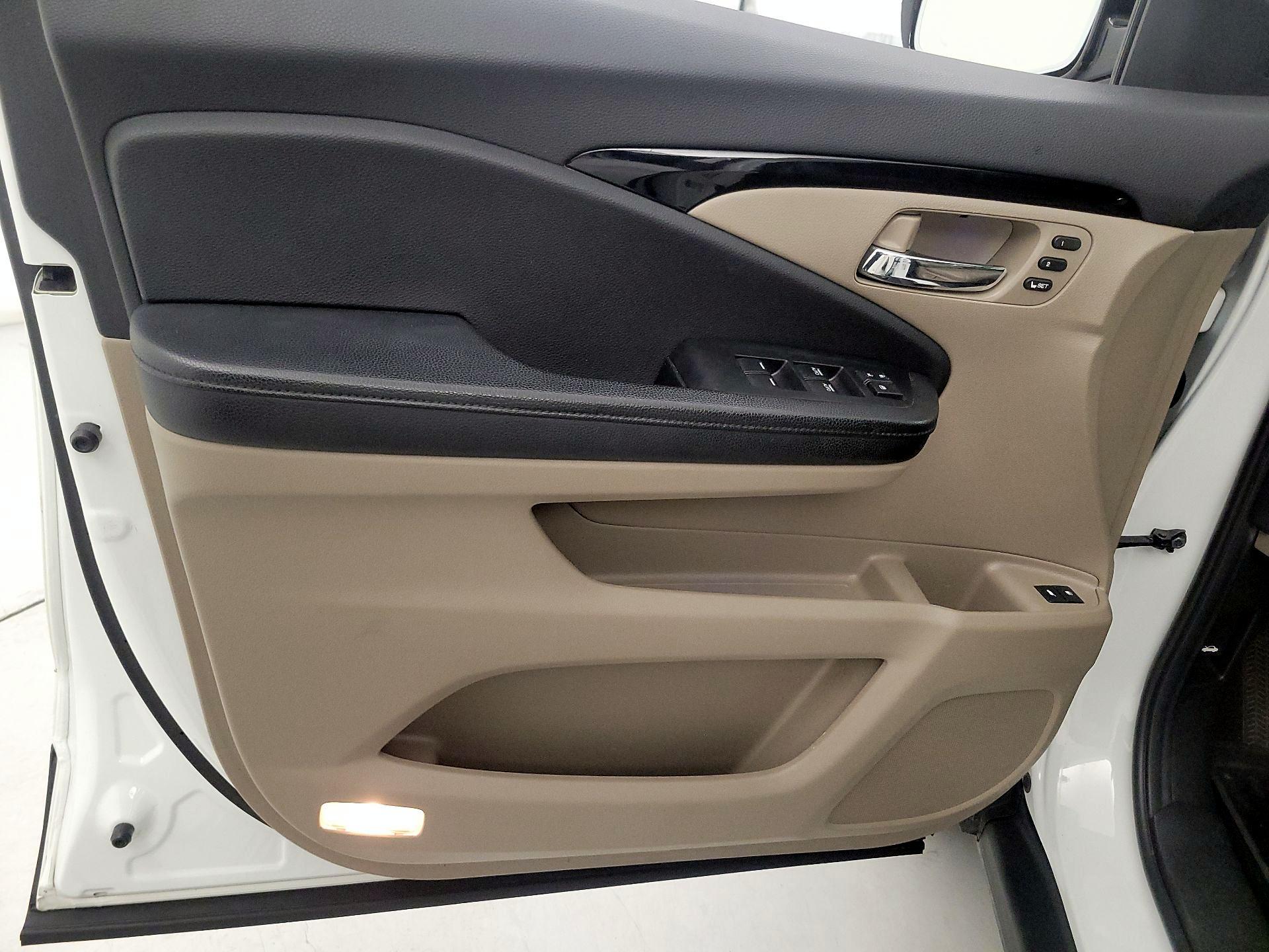 Thumbnail: 2020 Honda Pilot - 12