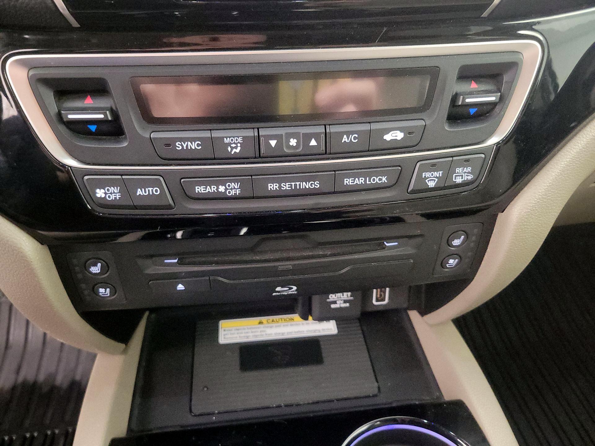 Thumbnail: 2020 Honda Pilot - 16