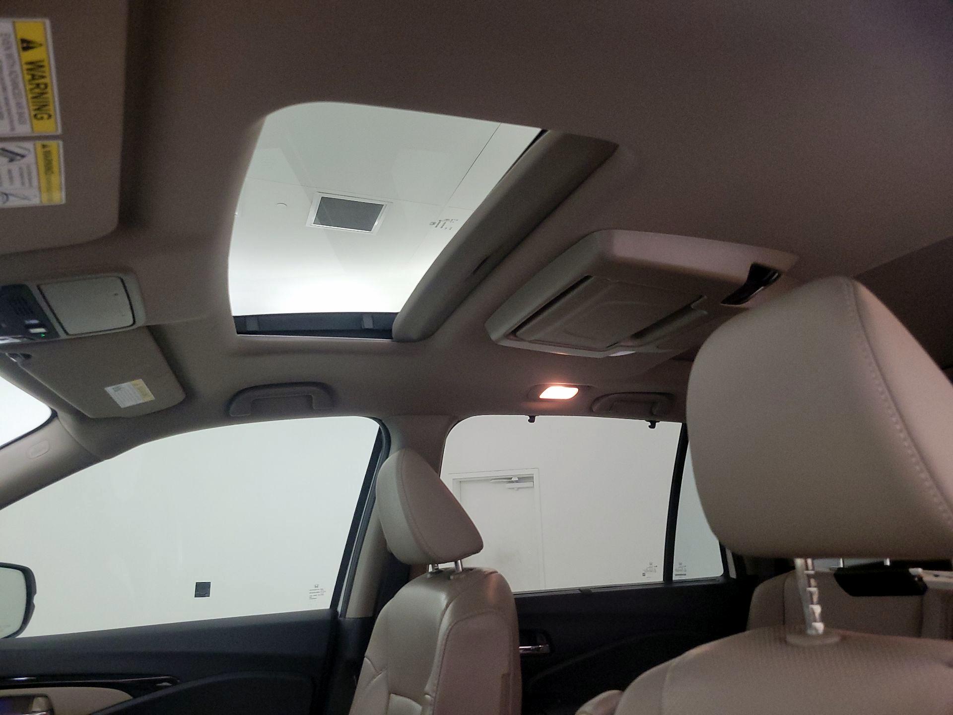 Thumbnail: 2020 Honda Pilot - 19