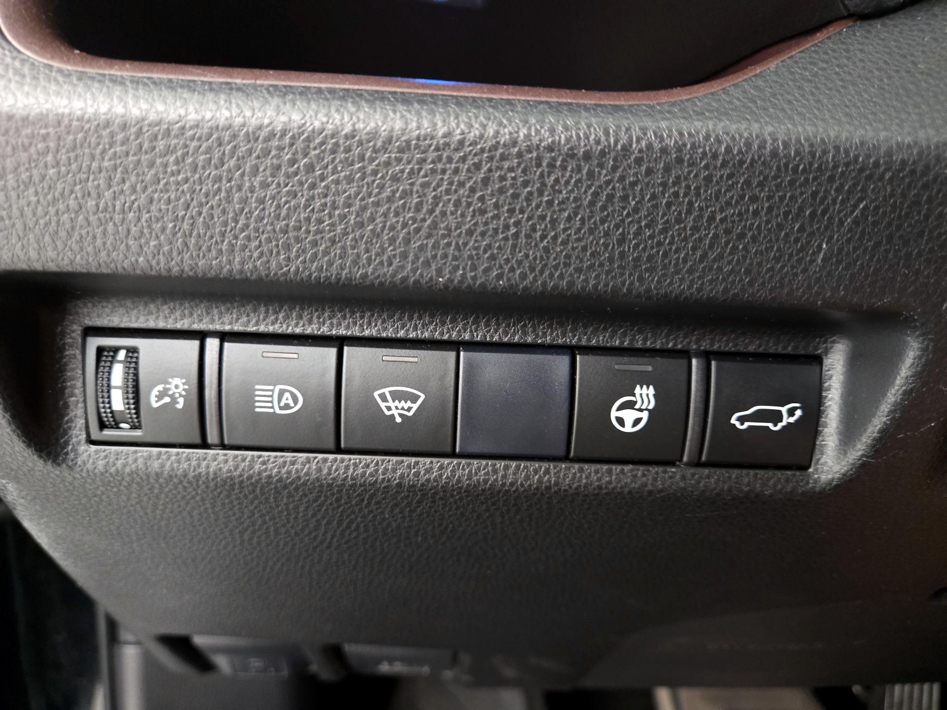 Thumbnail: 2019 Toyota RAV4 - 13