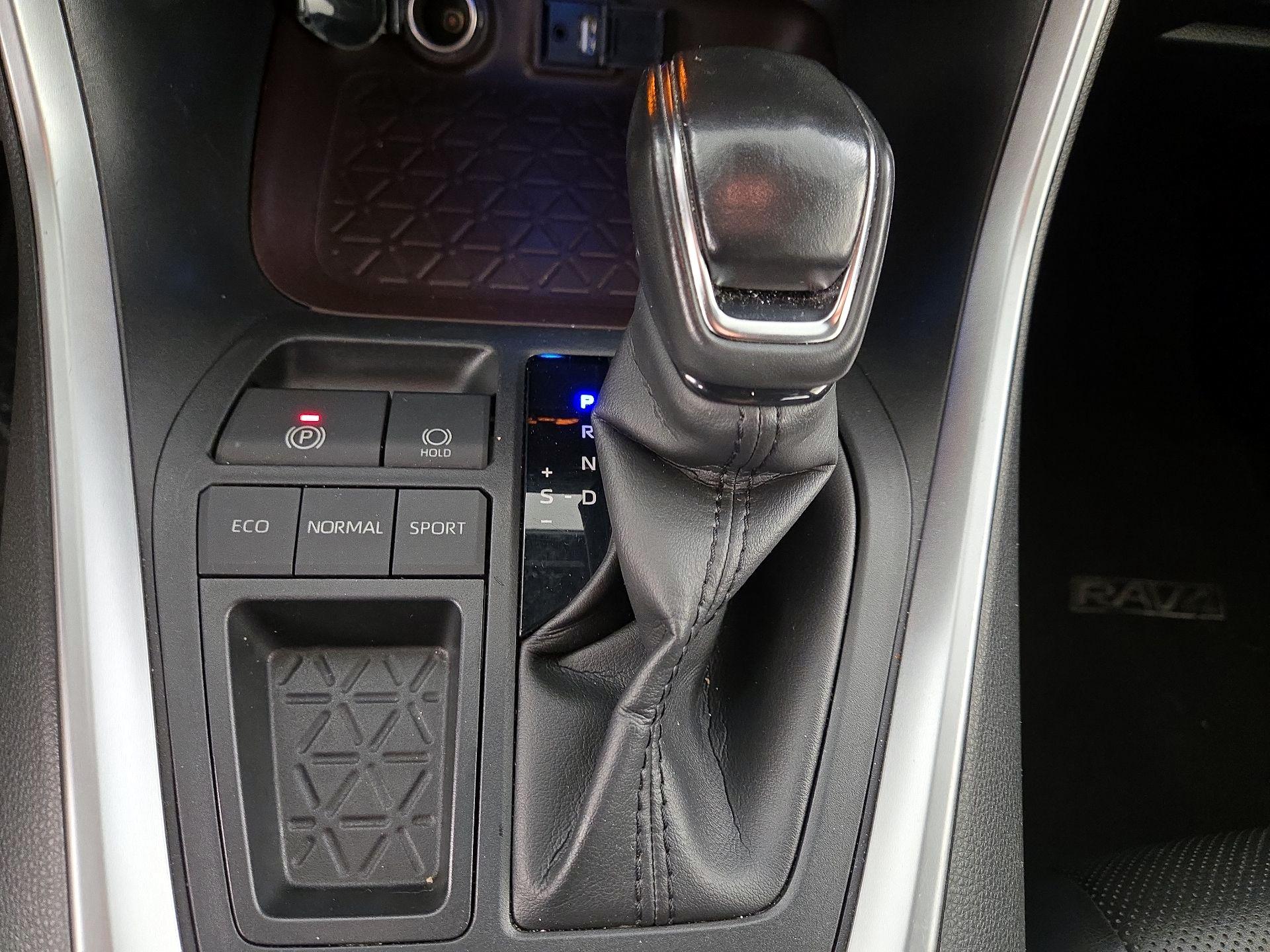 Thumbnail: 2019 Toyota RAV4 - 18