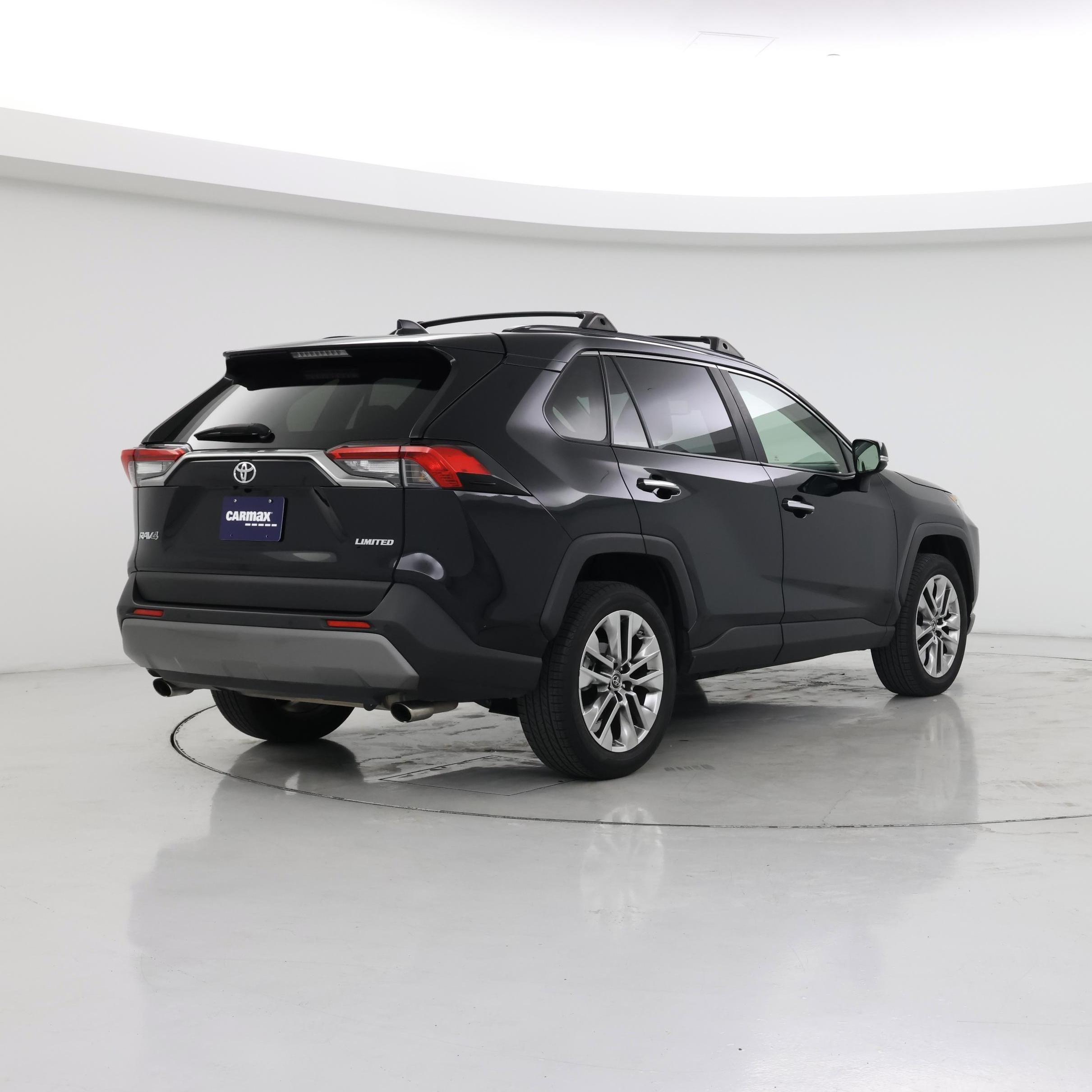 Thumbnail: 2019 Toyota RAV4 - 8