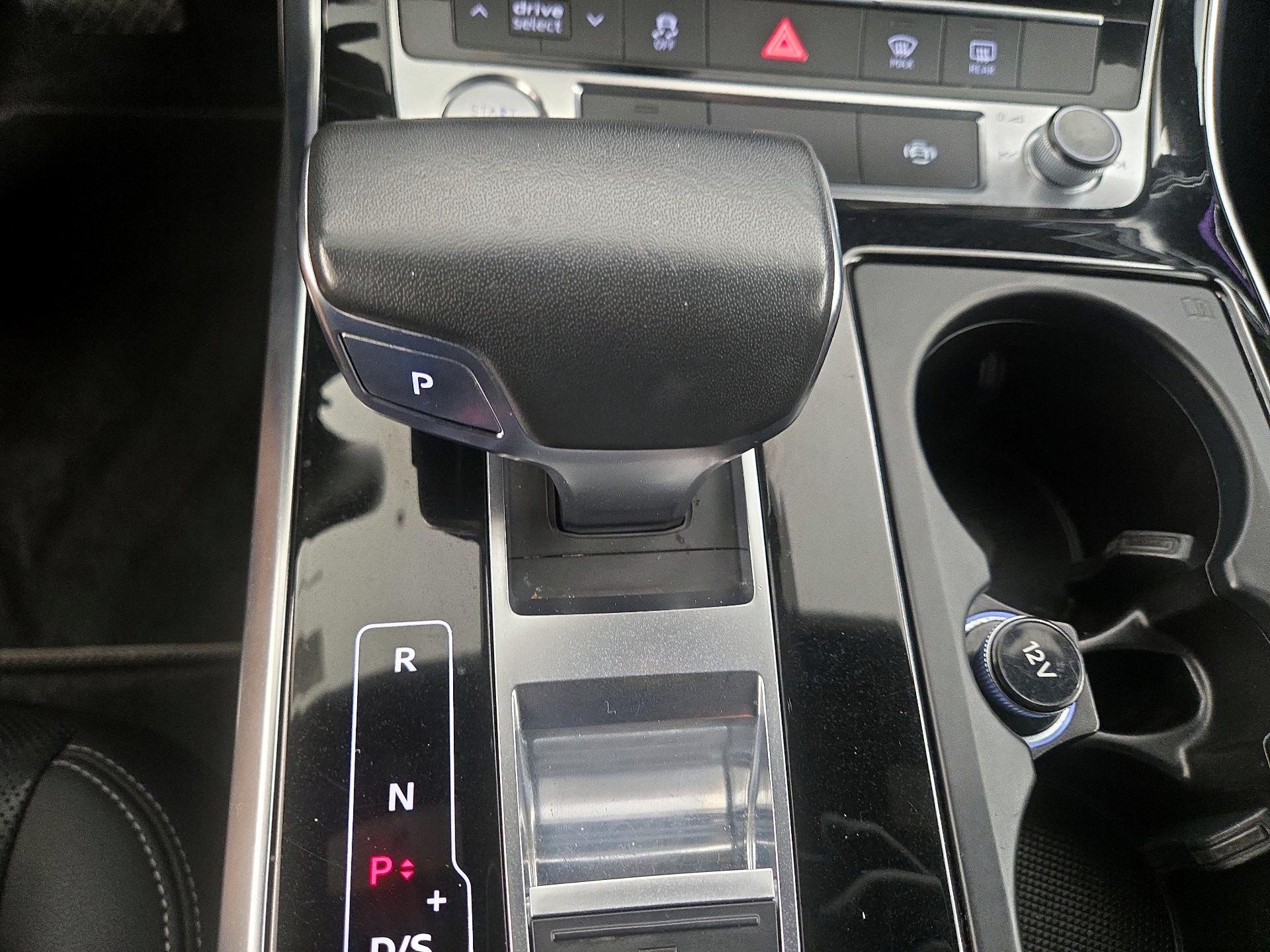 Thumbnail: 2019 Audi Q8 - 18