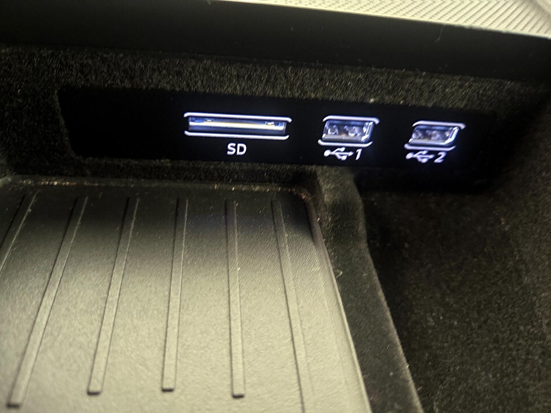 Thumbnail: 2019 Audi Q8 - 19