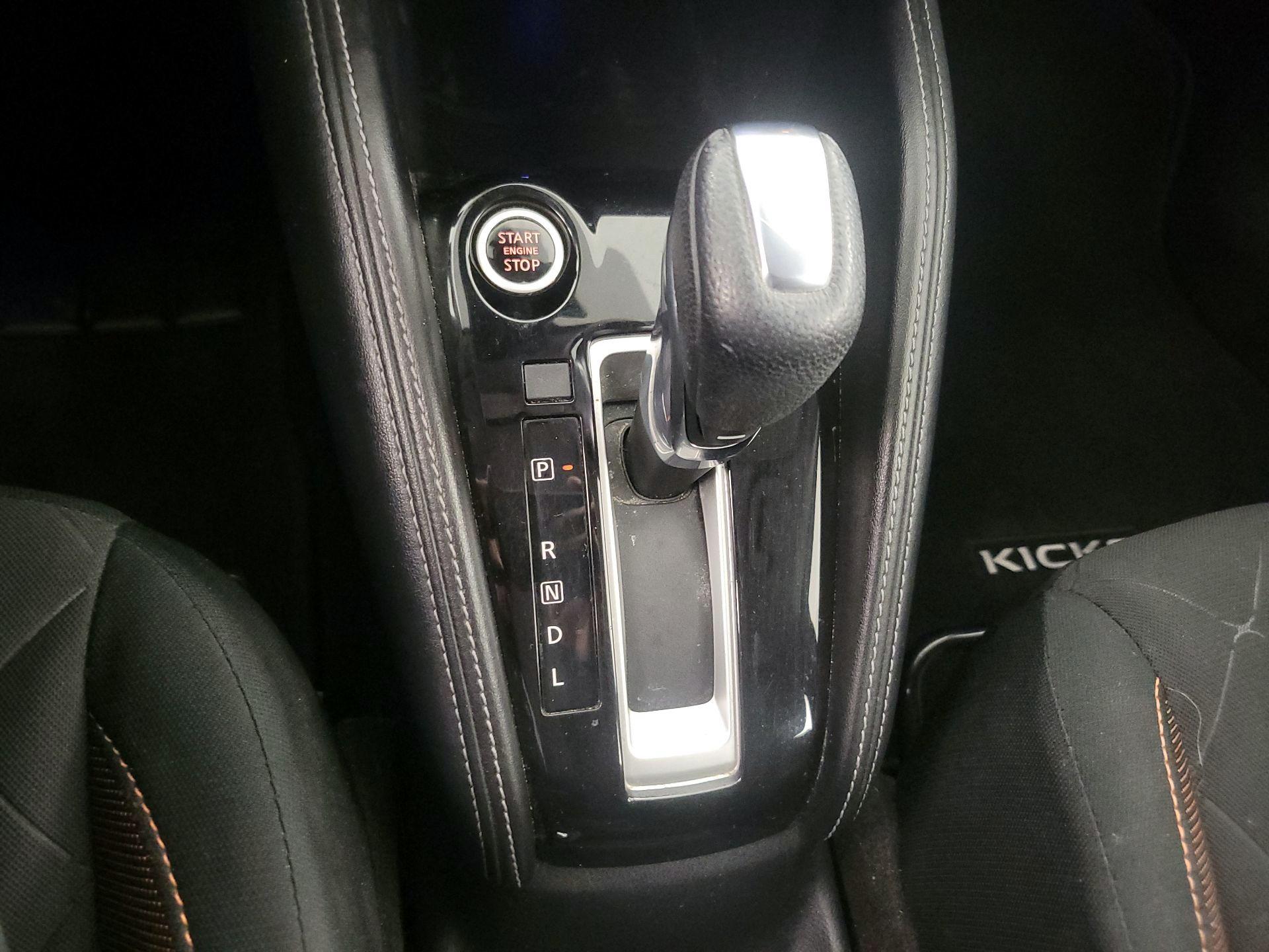 Thumbnail: 2020 Nissan Kicks - 17