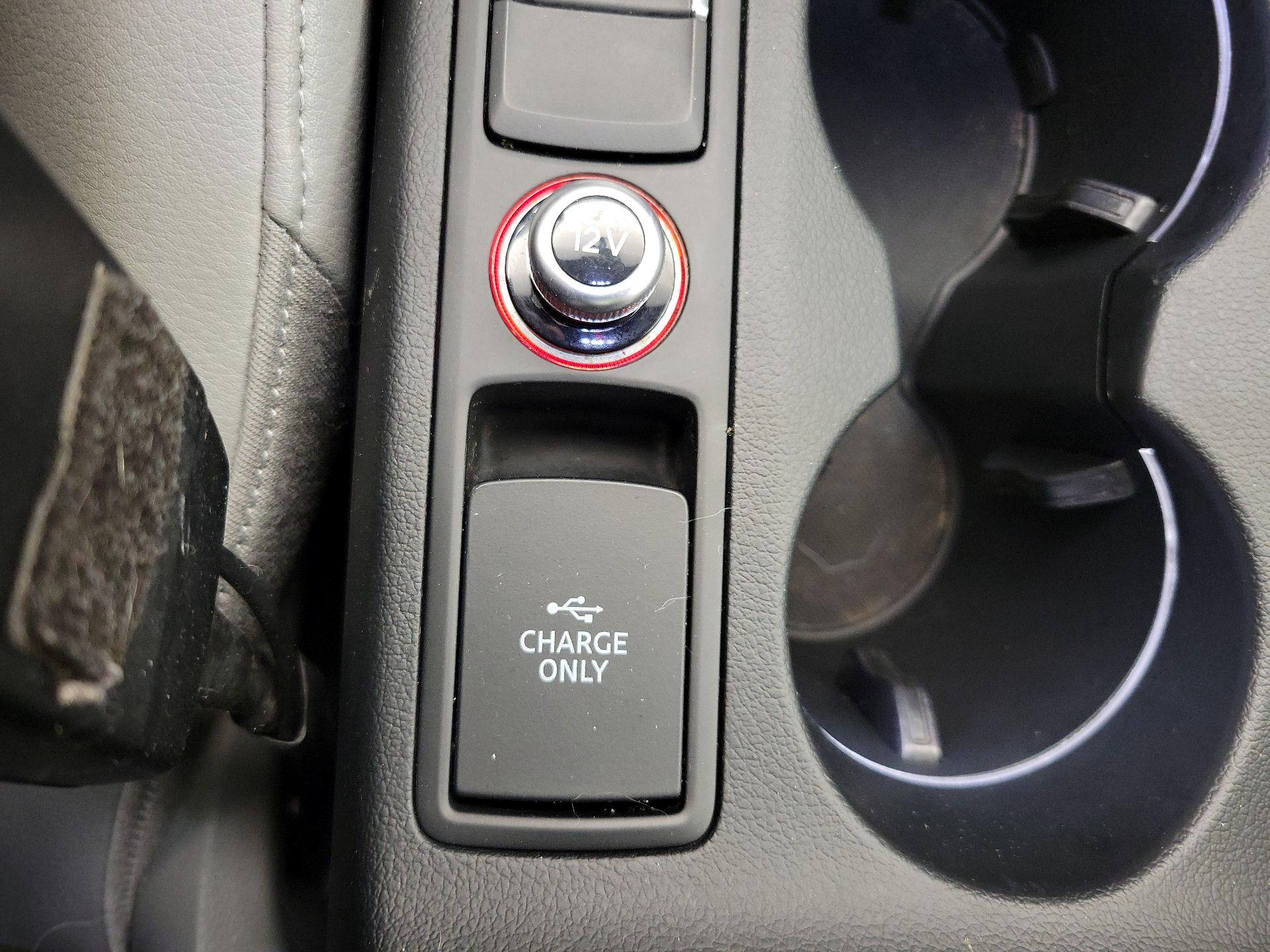 Thumbnail: 2018 Audi Q3 - 18