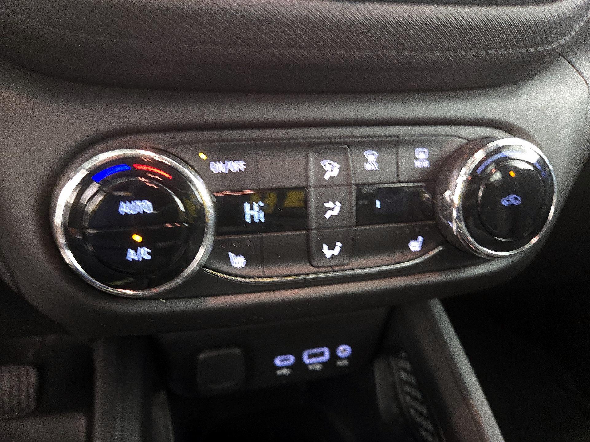 Thumbnail: 2023 Chevrolet TrailBlazer - 16