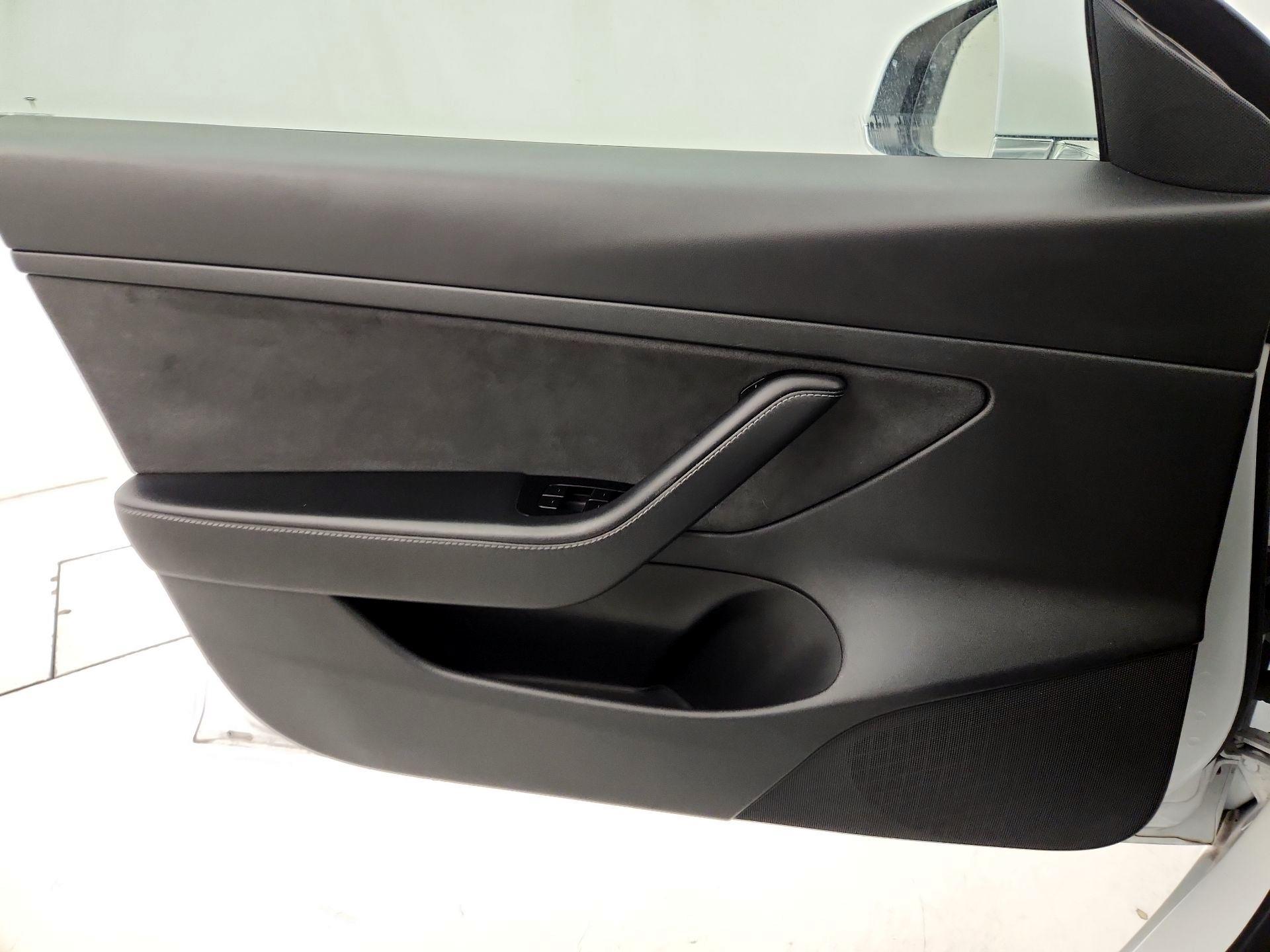 Thumbnail: 2020 Tesla Model 3 - 12