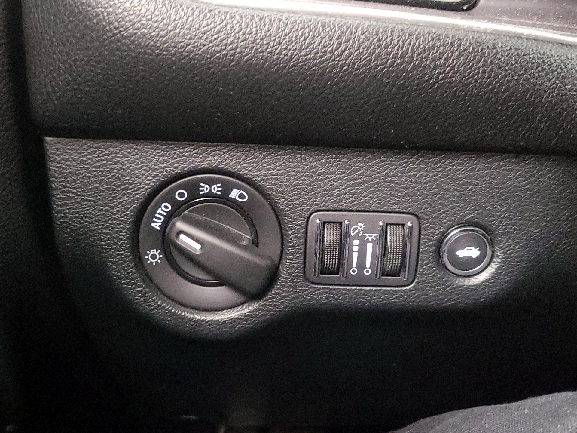 Thumbnail: 2018 Dodge Challenger - 13