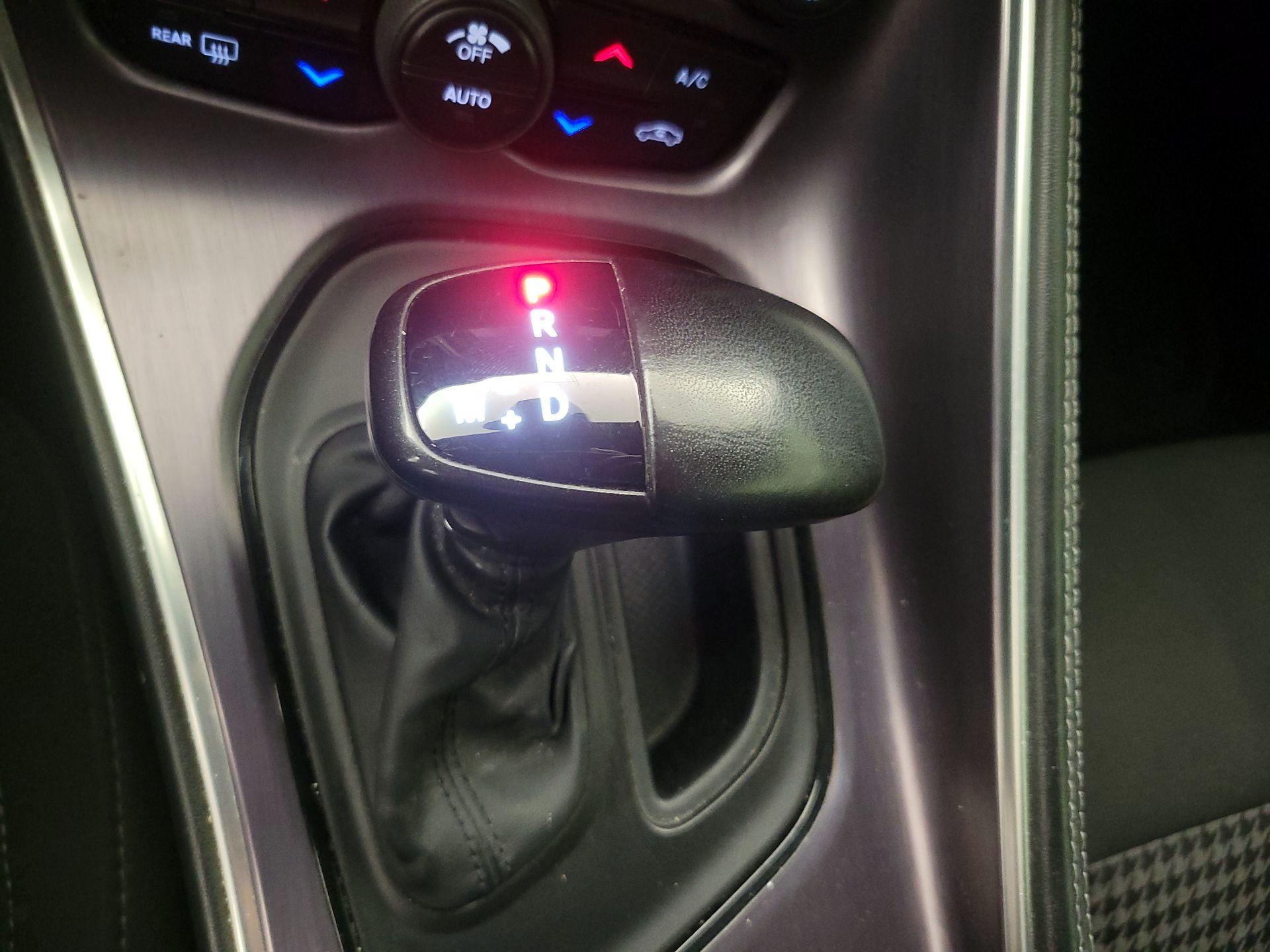 Thumbnail: 2018 Dodge Challenger - 17