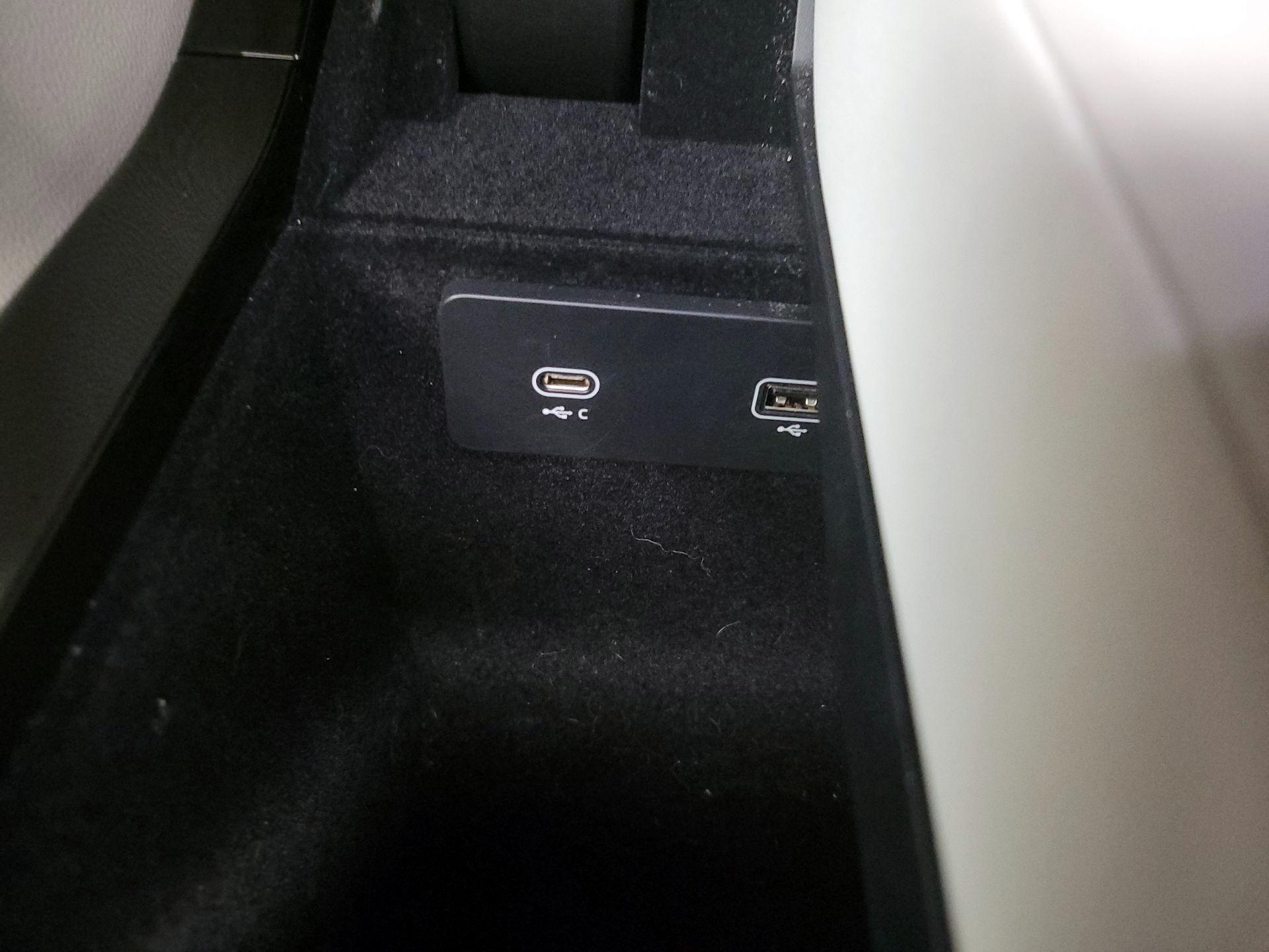 Thumbnail: 2023 Land Rover Range Rover Velar - 19