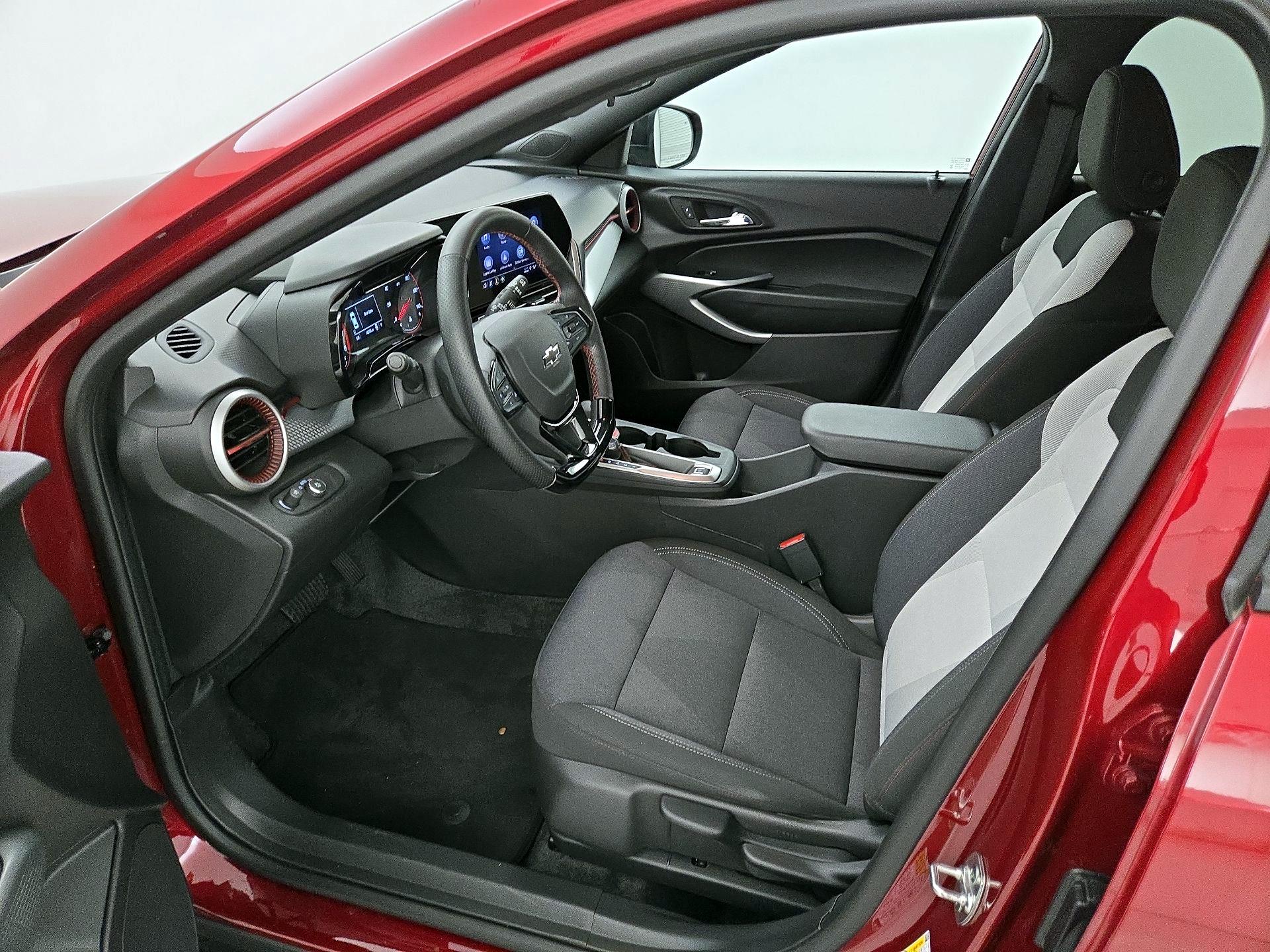 Thumbnail: 2025 Chevrolet Trax - 11