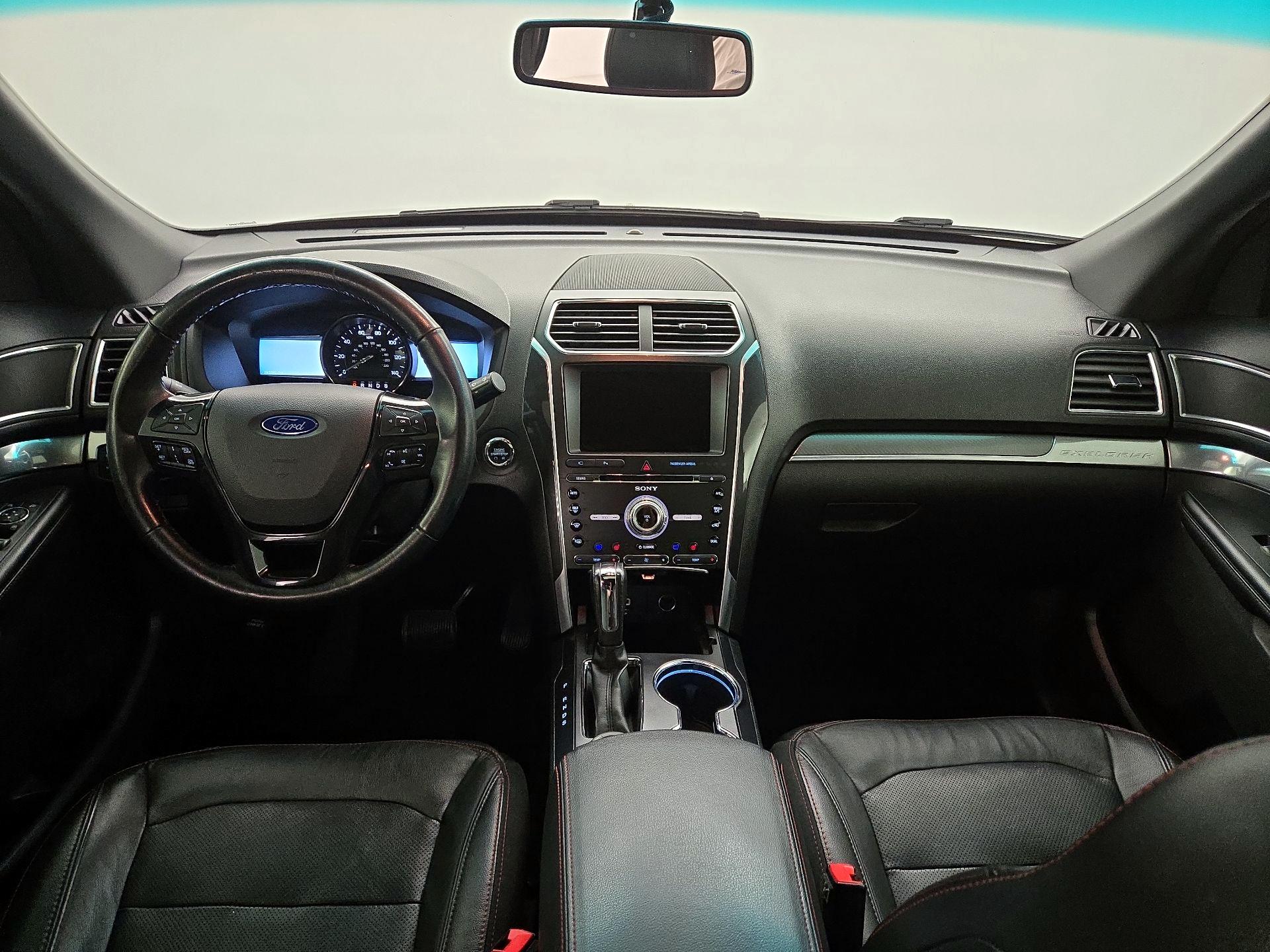 Thumbnail: 2016 Ford Explorer - 9