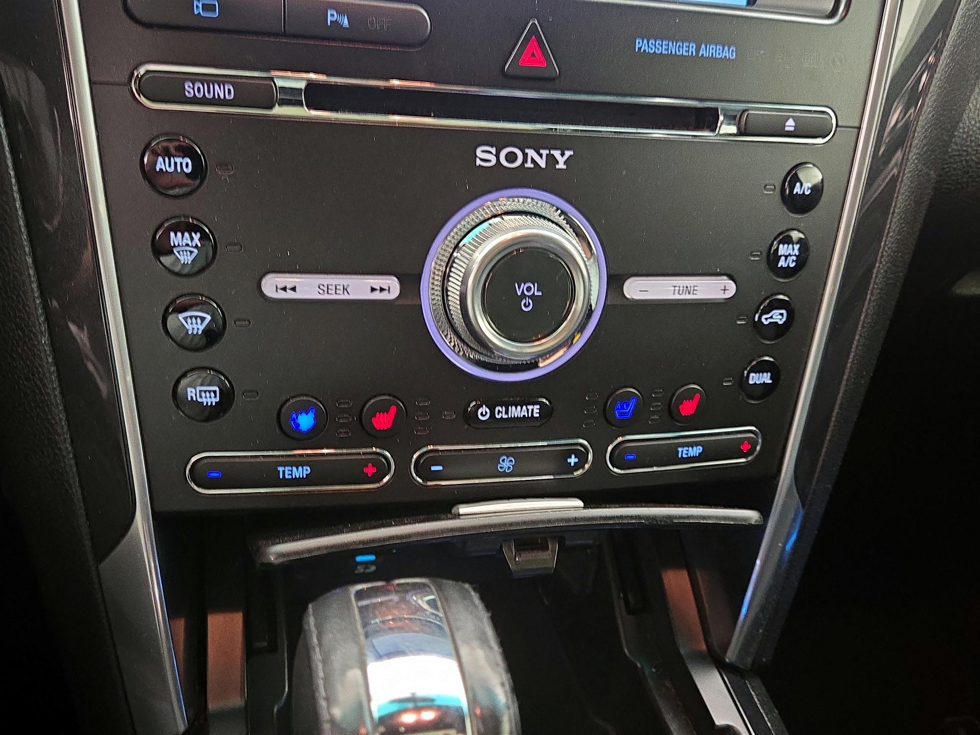 Thumbnail: 2016 Ford Explorer - 16