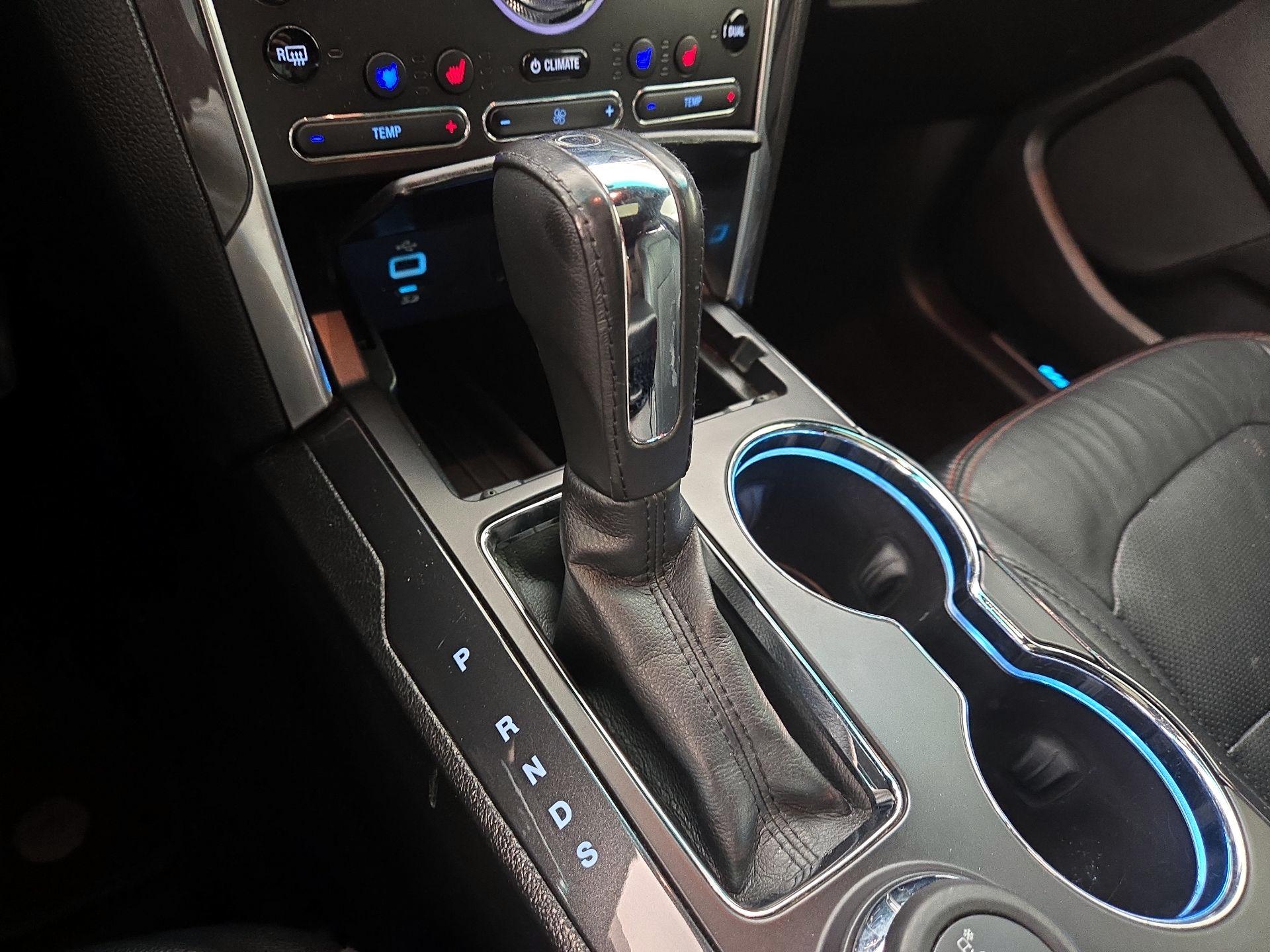 Thumbnail: 2016 Ford Explorer - 17