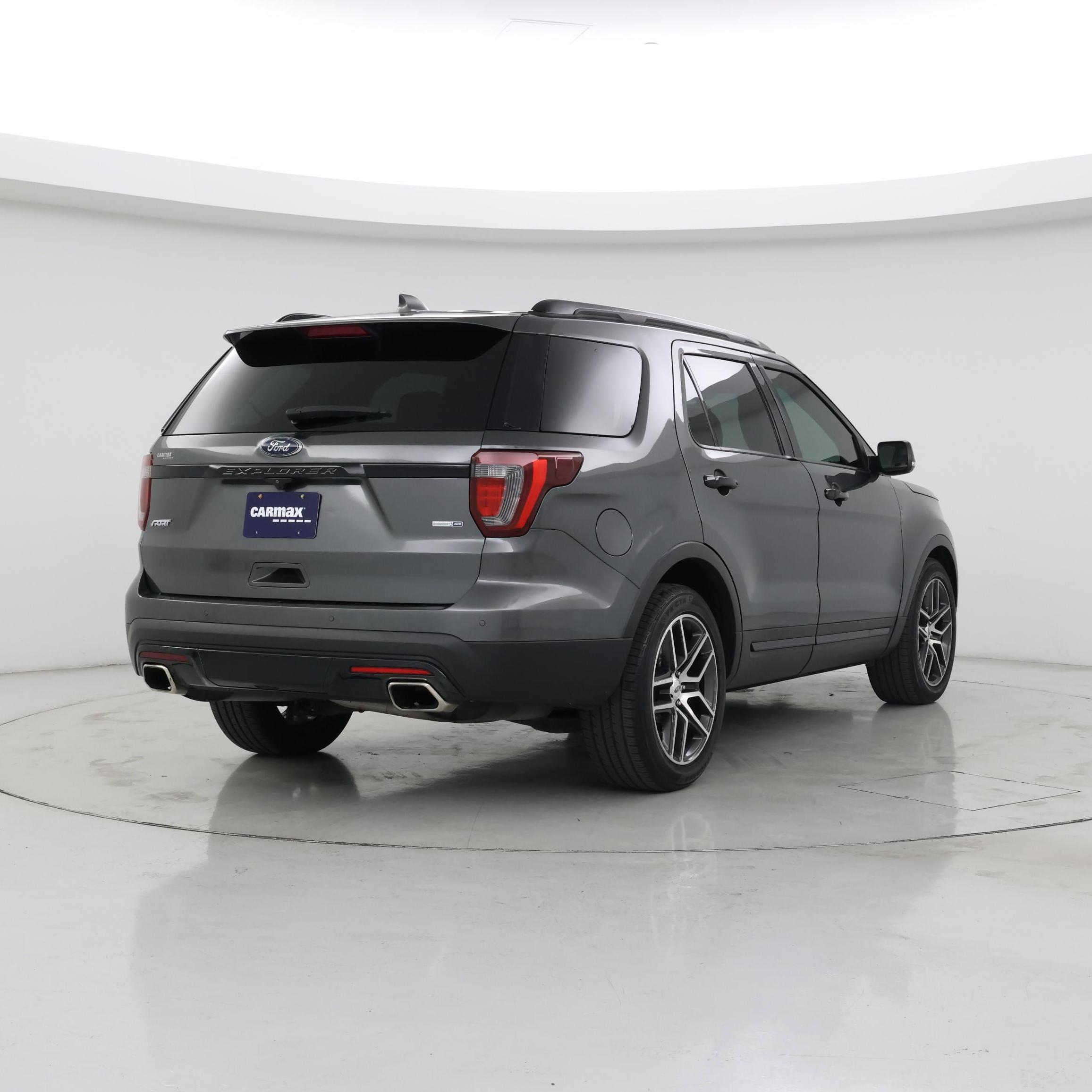 Thumbnail: 2016 Ford Explorer - 8