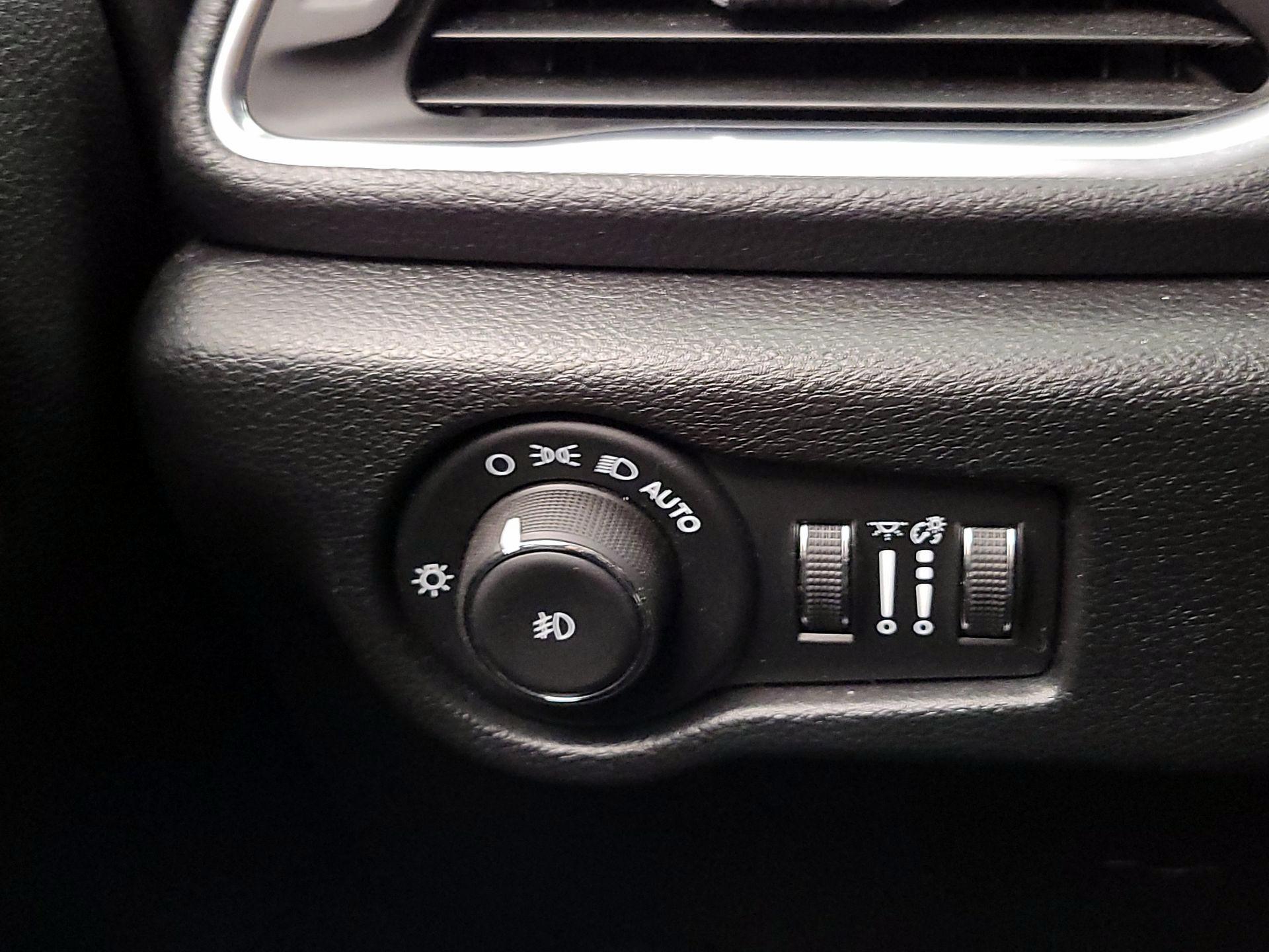 Thumbnail: 2025 Chrysler Pacifica - 13