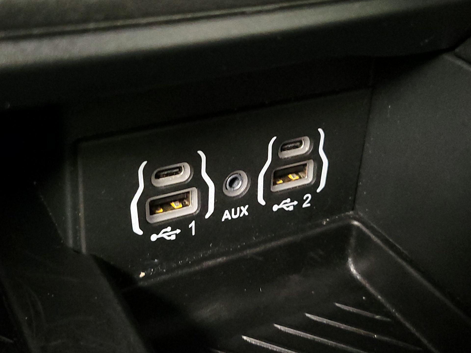 Thumbnail: 2025 Chrysler Pacifica - 18