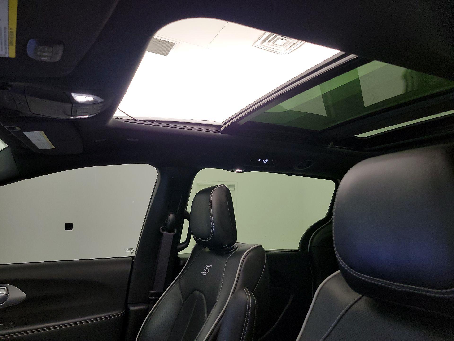 Thumbnail: 2025 Chrysler Pacifica - 19