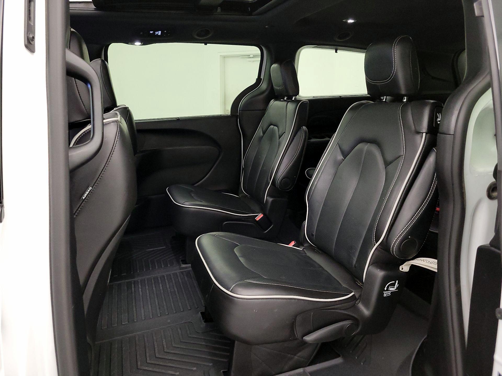 Thumbnail: 2025 Chrysler Pacifica - 20