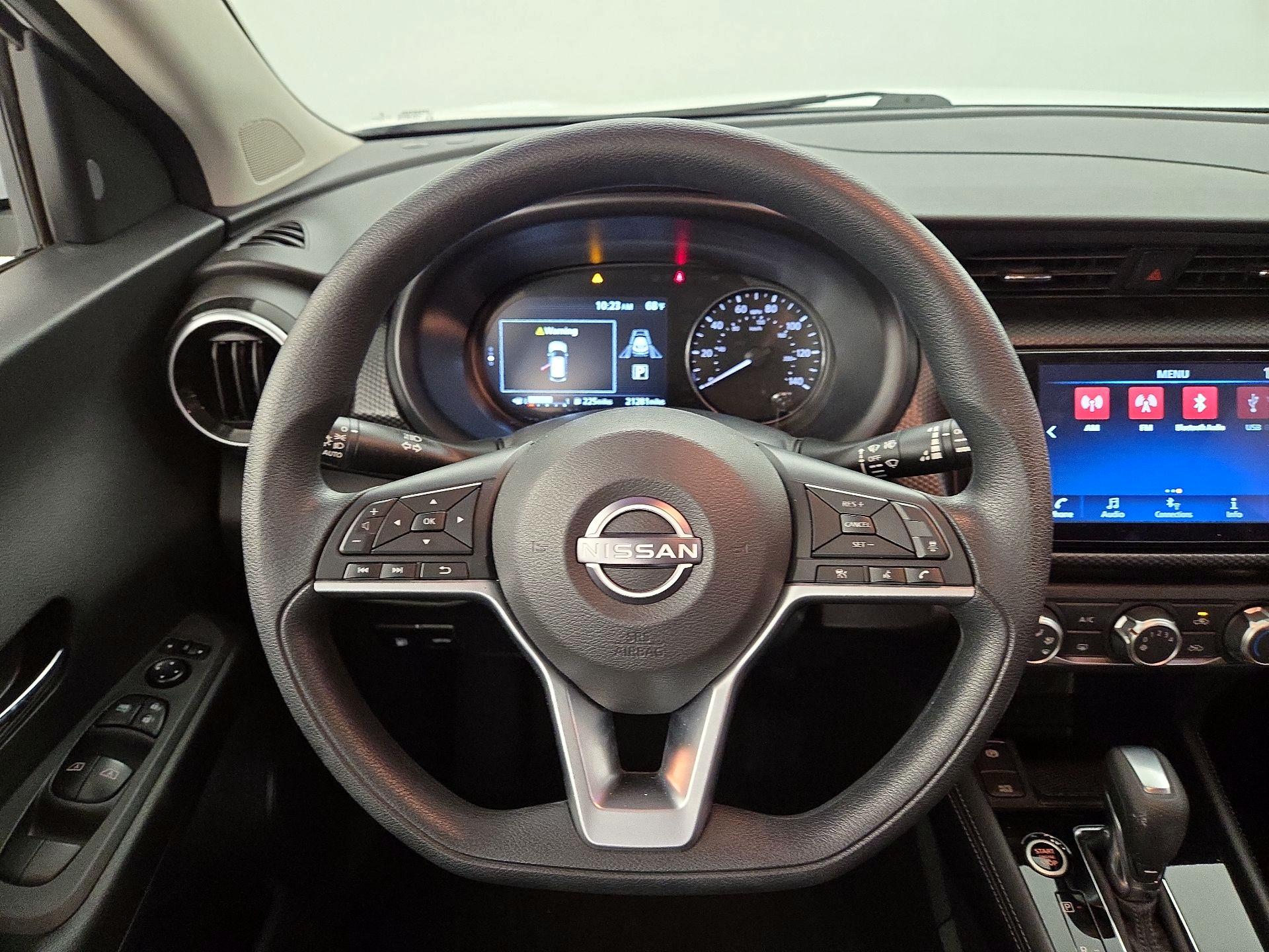 Thumbnail: 2023 Nissan Kicks - 10