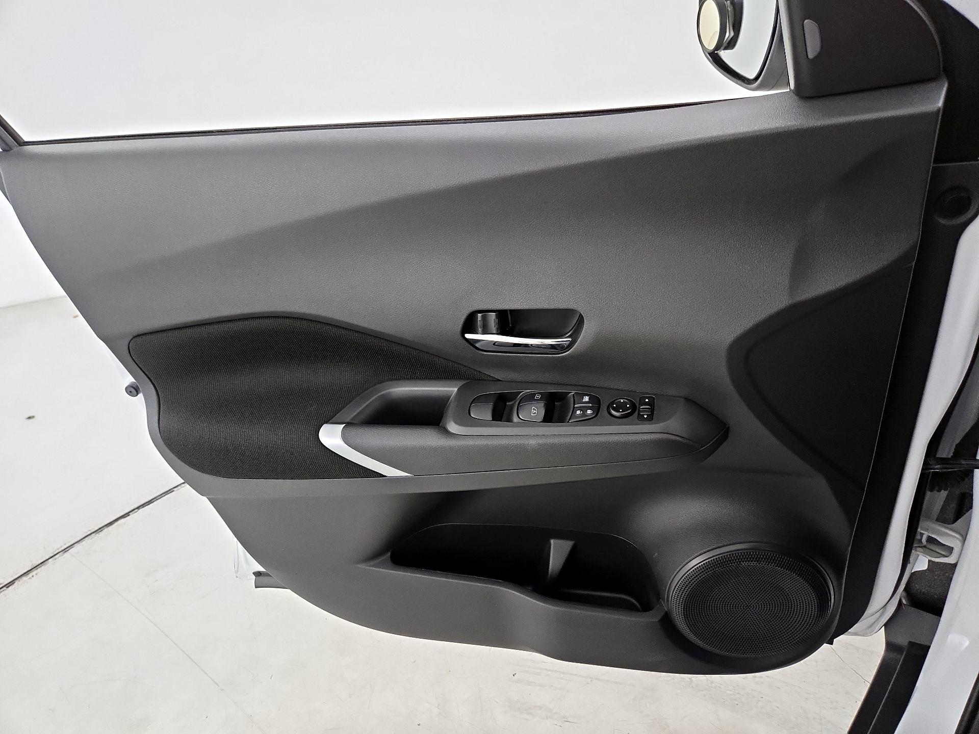 Thumbnail: 2023 Nissan Kicks - 12