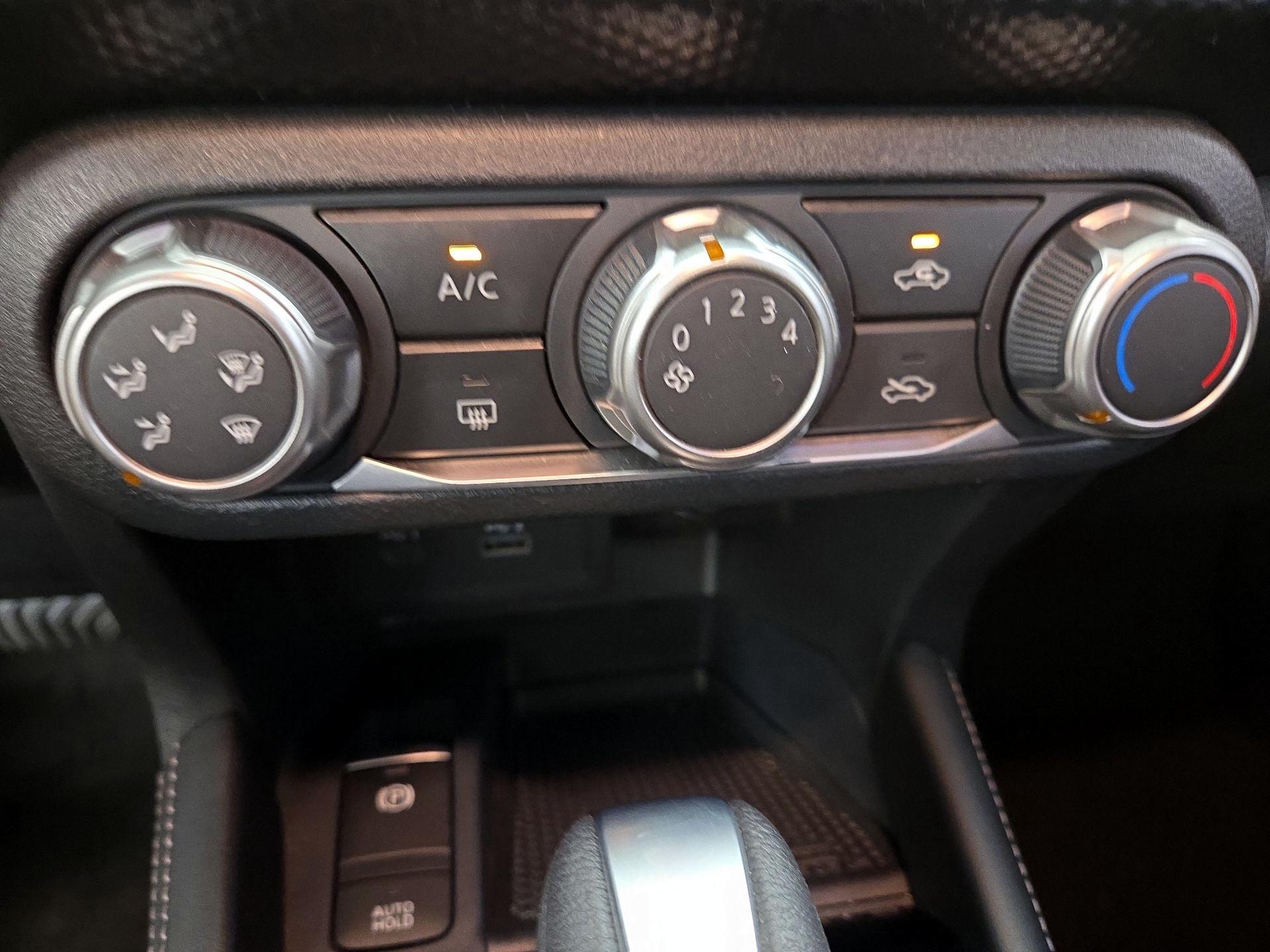 Thumbnail: 2023 Nissan Kicks - 15