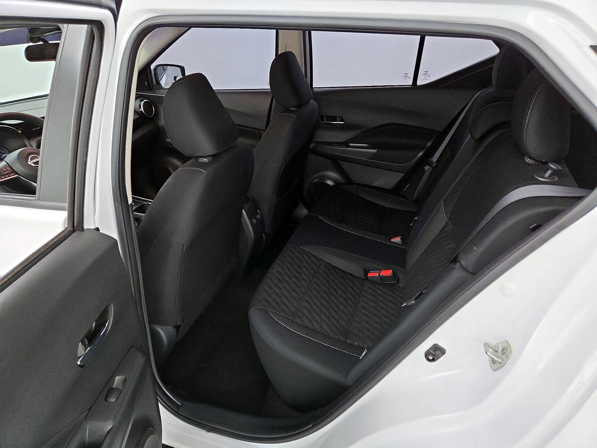 Thumbnail: 2023 Nissan Kicks - 18