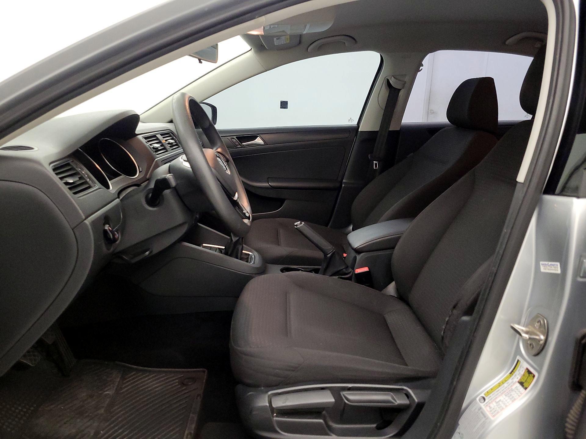 Thumbnail: 2015 Volkswagen Jetta - 11