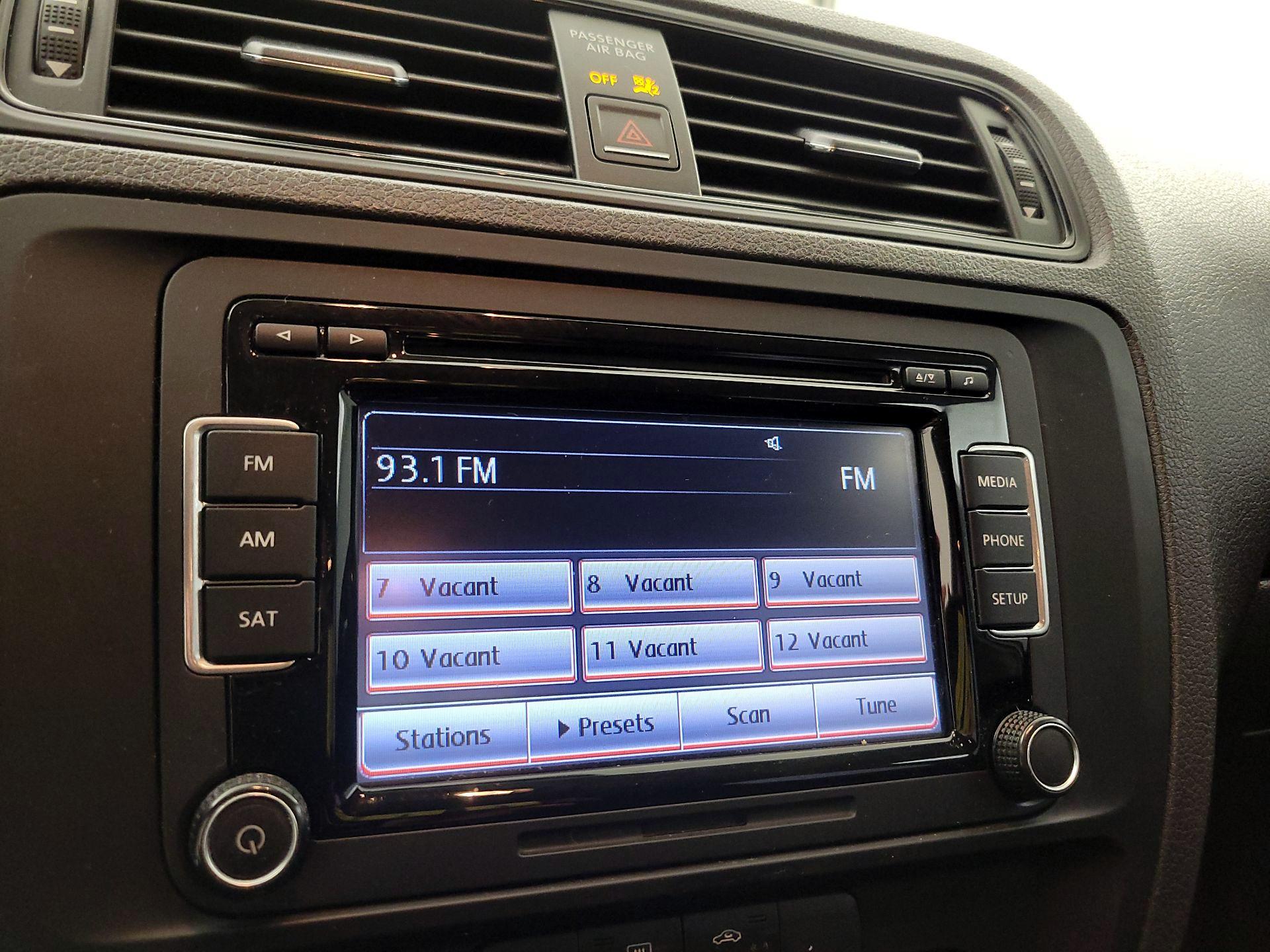 Thumbnail: 2015 Volkswagen Jetta - 15