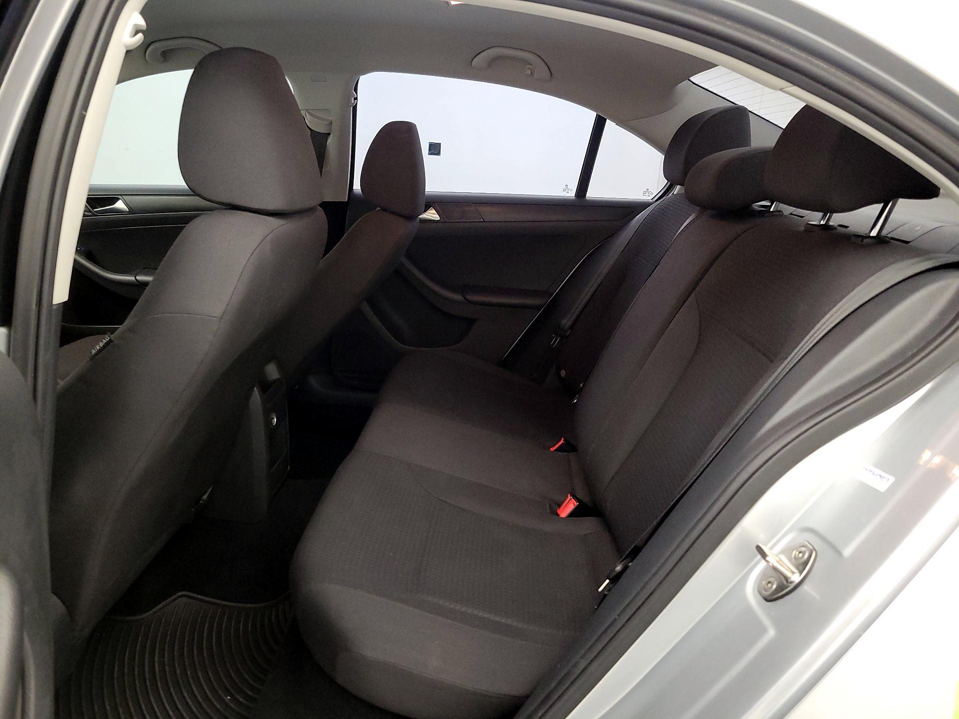 Thumbnail: 2015 Volkswagen Jetta - 19