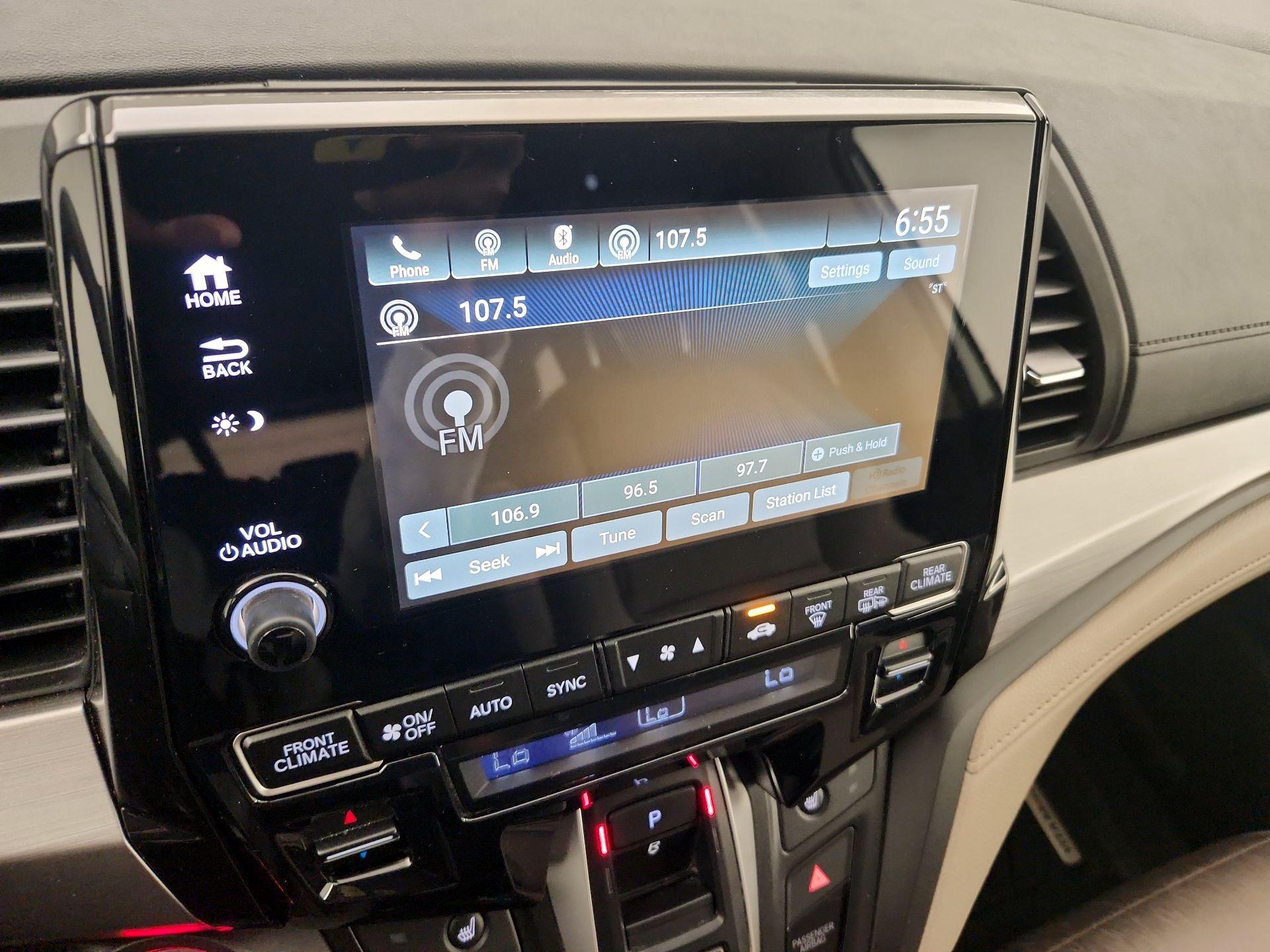 Thumbnail: 2018 Honda Odyssey - 15